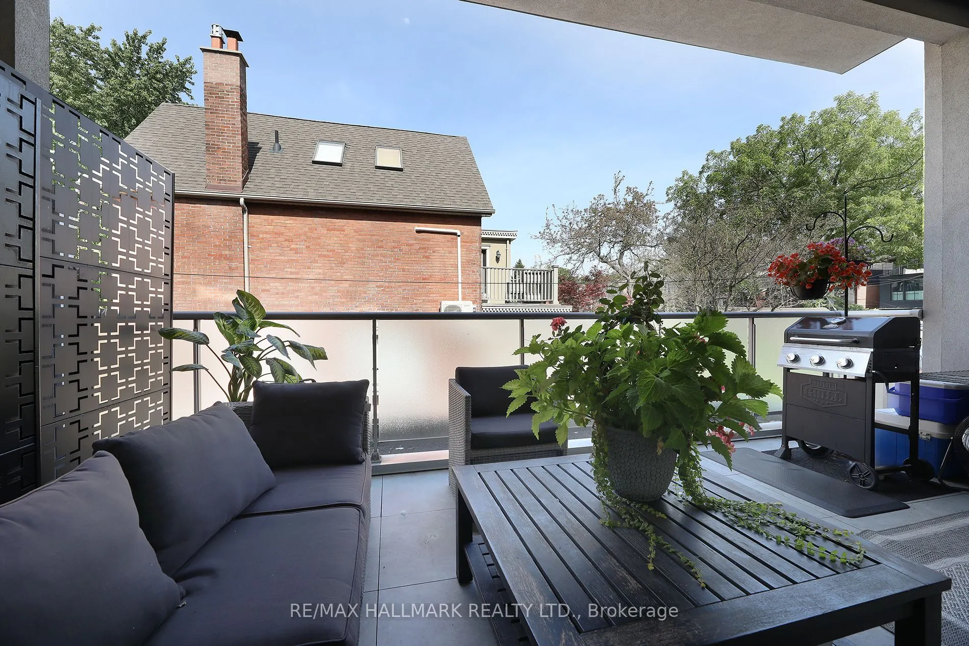 1842 Queen Street E #204
