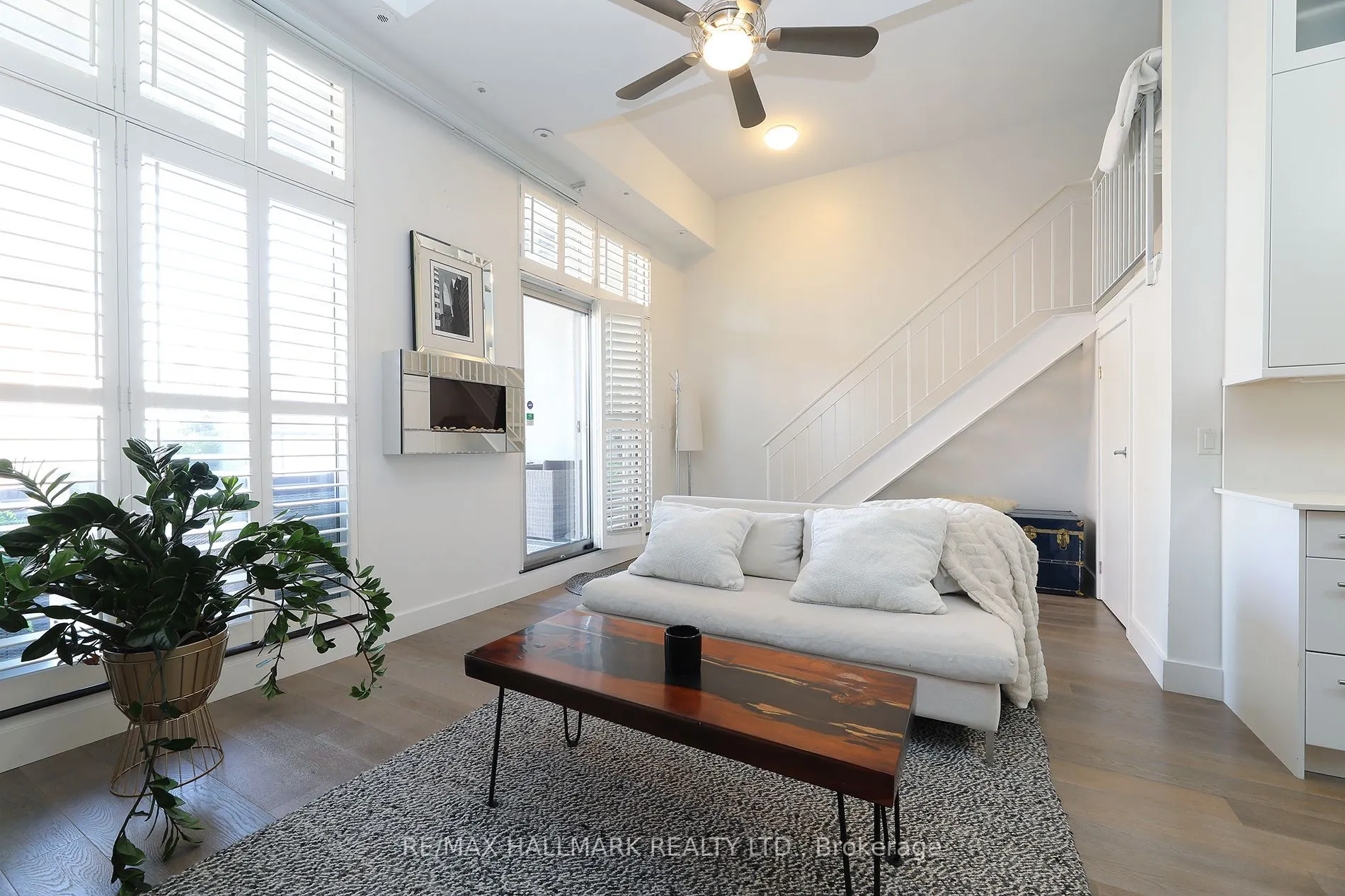 1842 Queen Street E #204