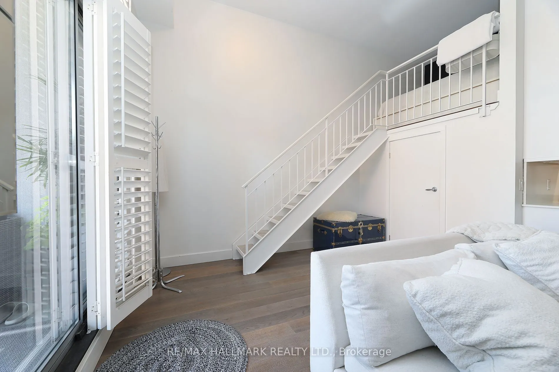 1842 Queen Street E #204