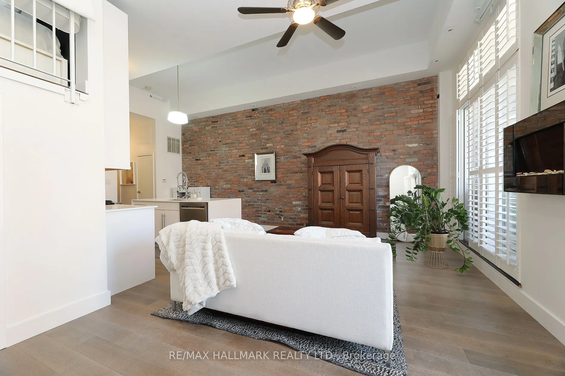 1842 Queen Street E #204
