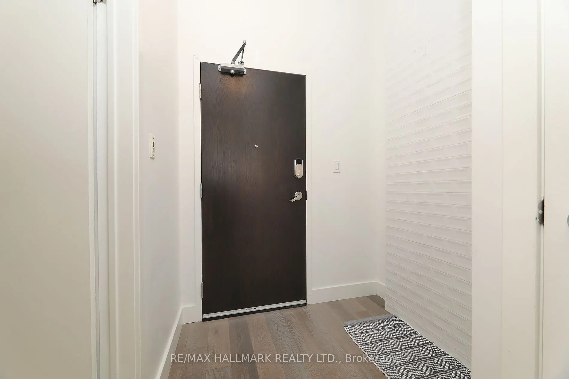 1842 Queen Street E #204