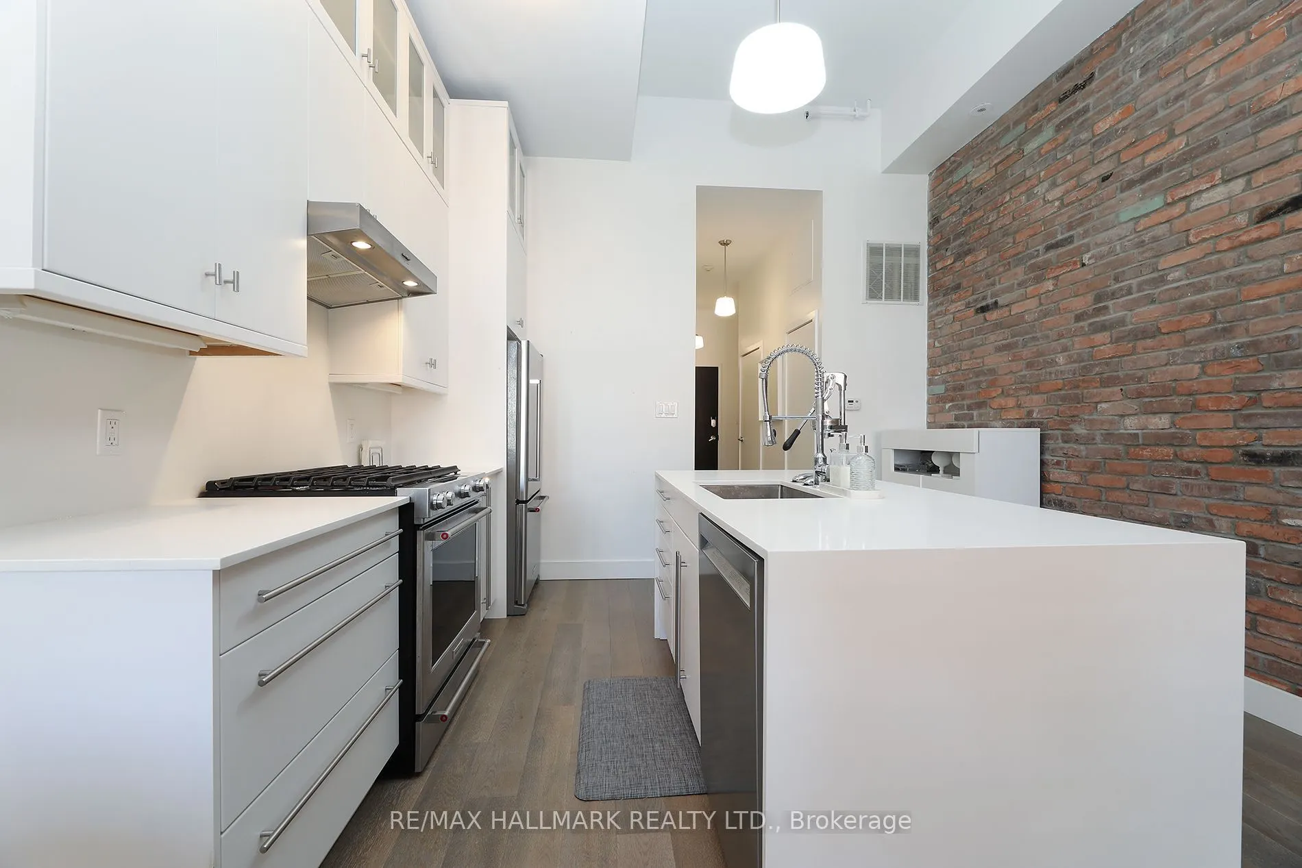 1842 Queen Street E #204