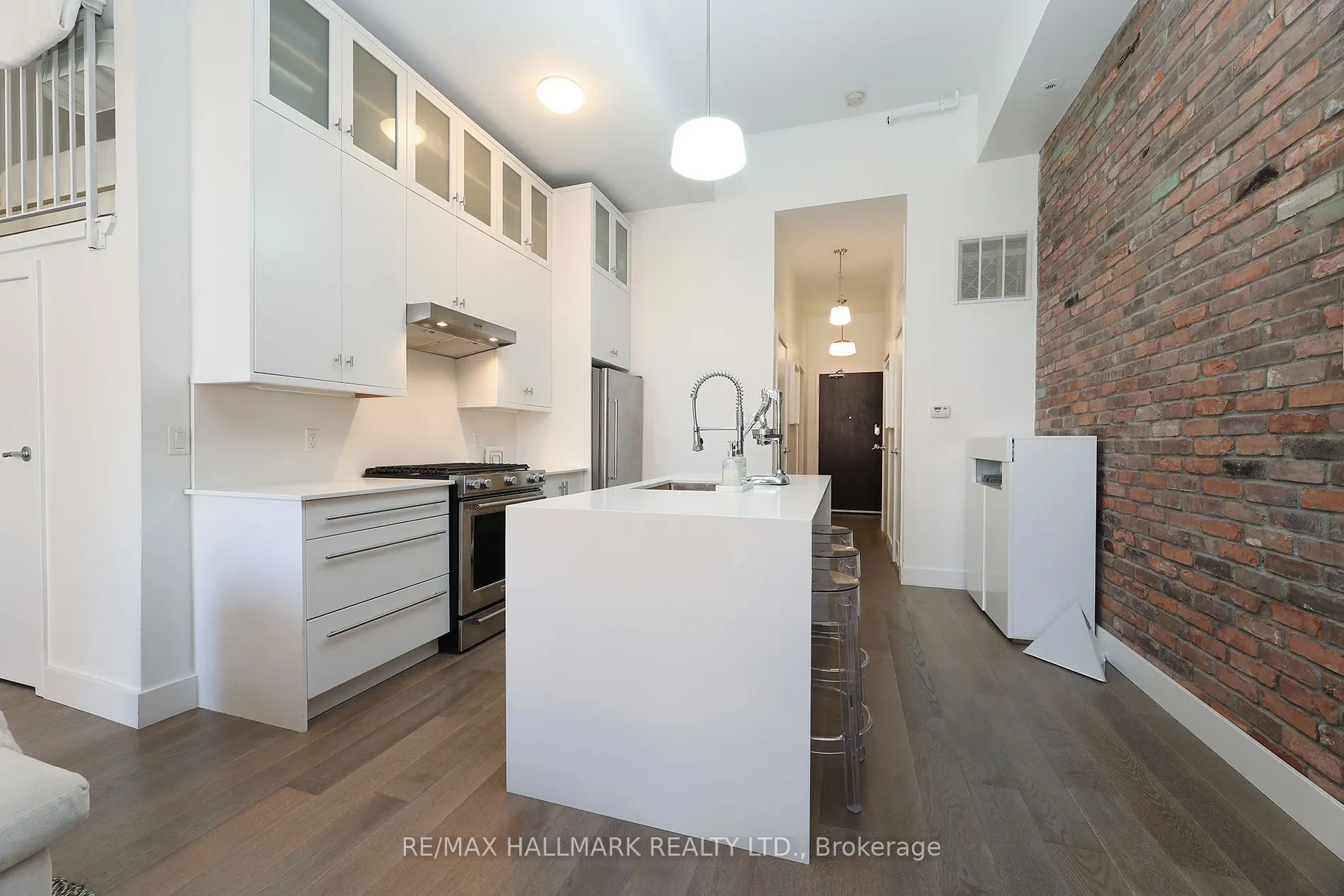 1842 Queen Street E #204