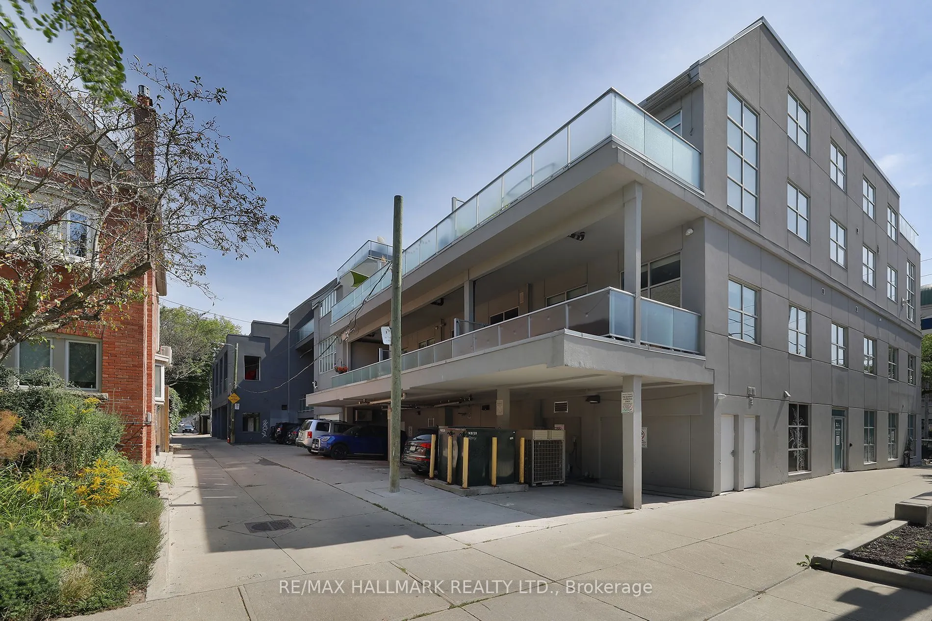 1842 Queen Street E #204