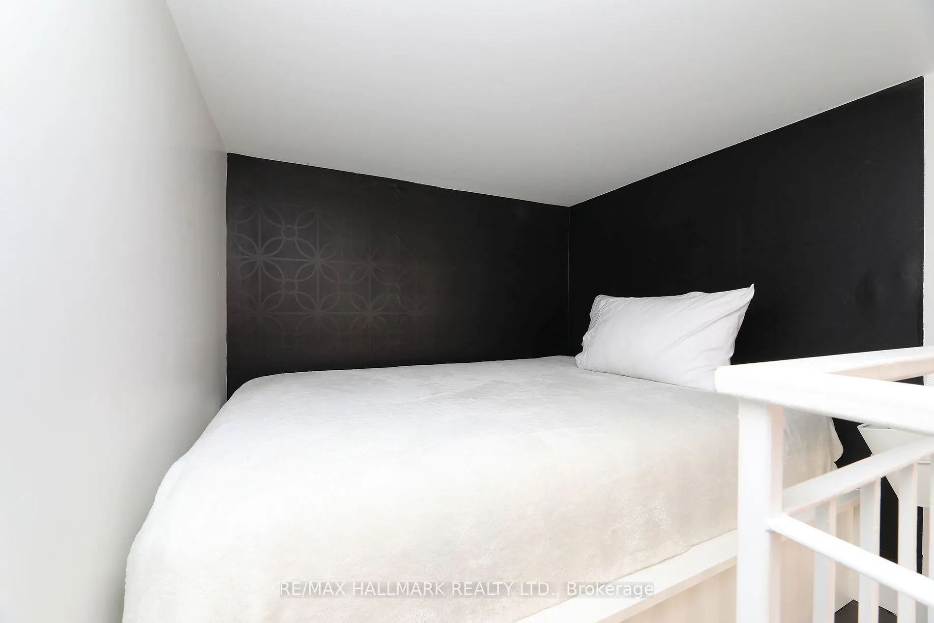 1842 Queen Street E #204