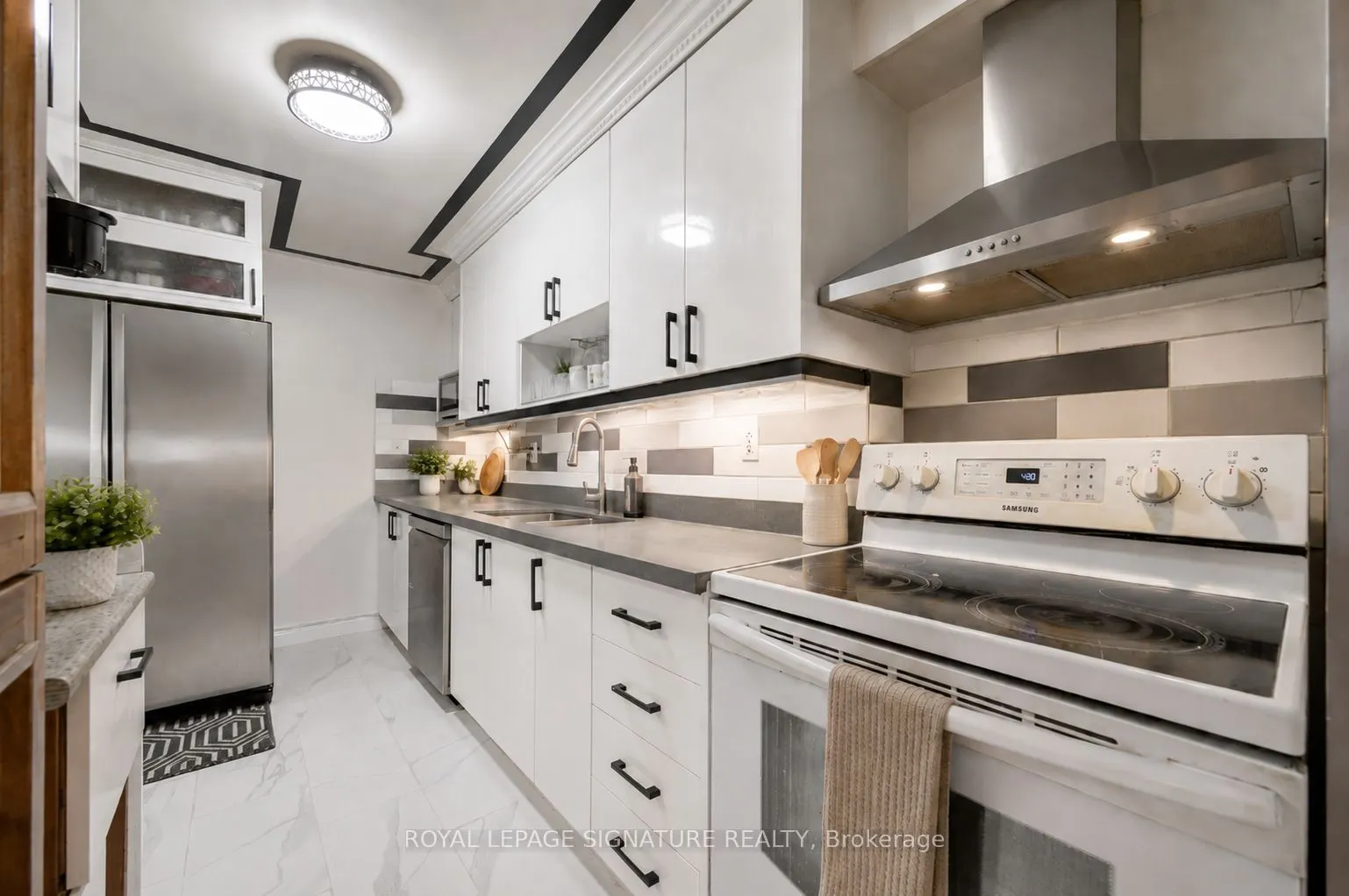 4060 Lawrence Avenue E #413