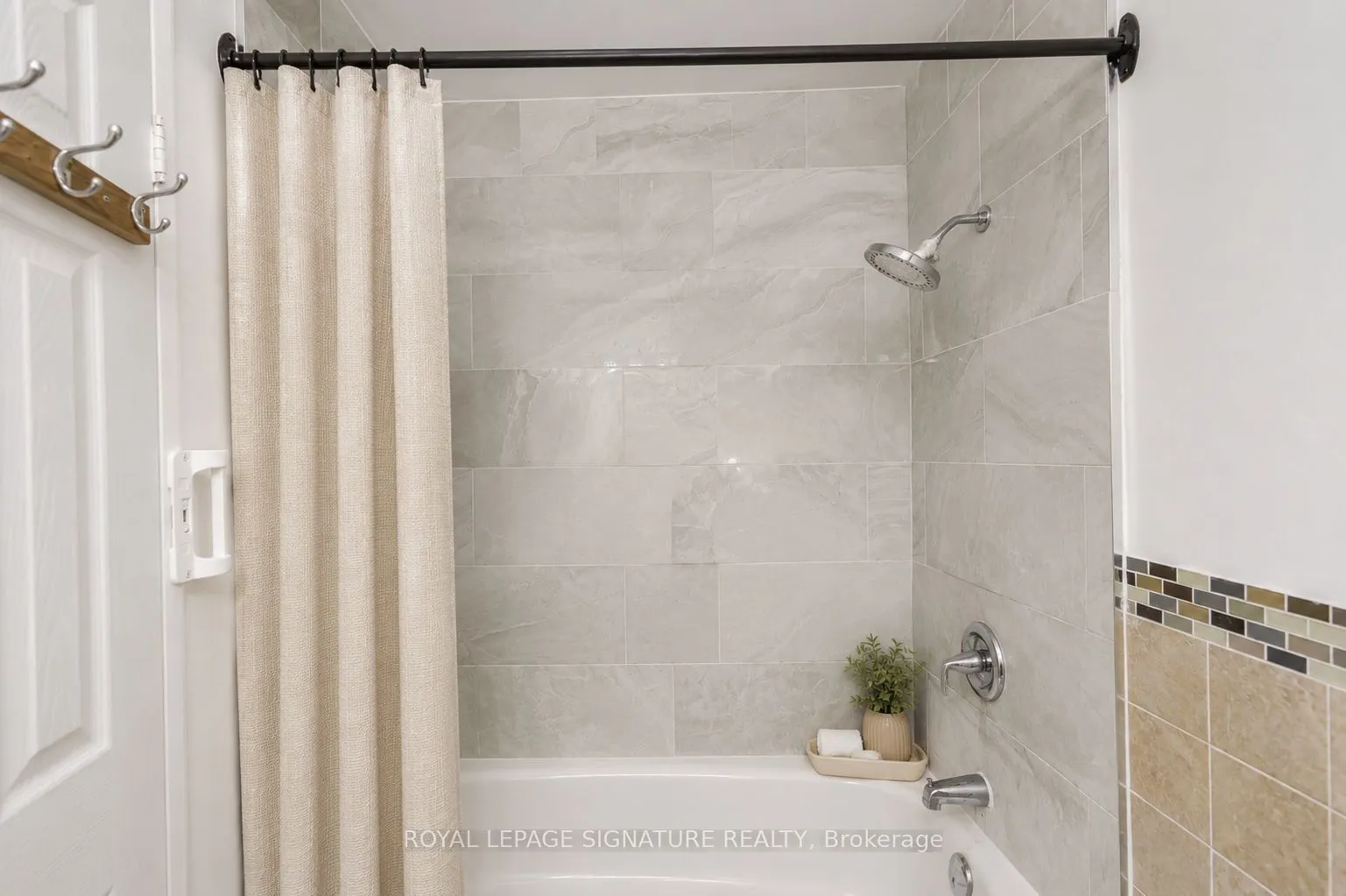 4060 Lawrence Avenue E #413