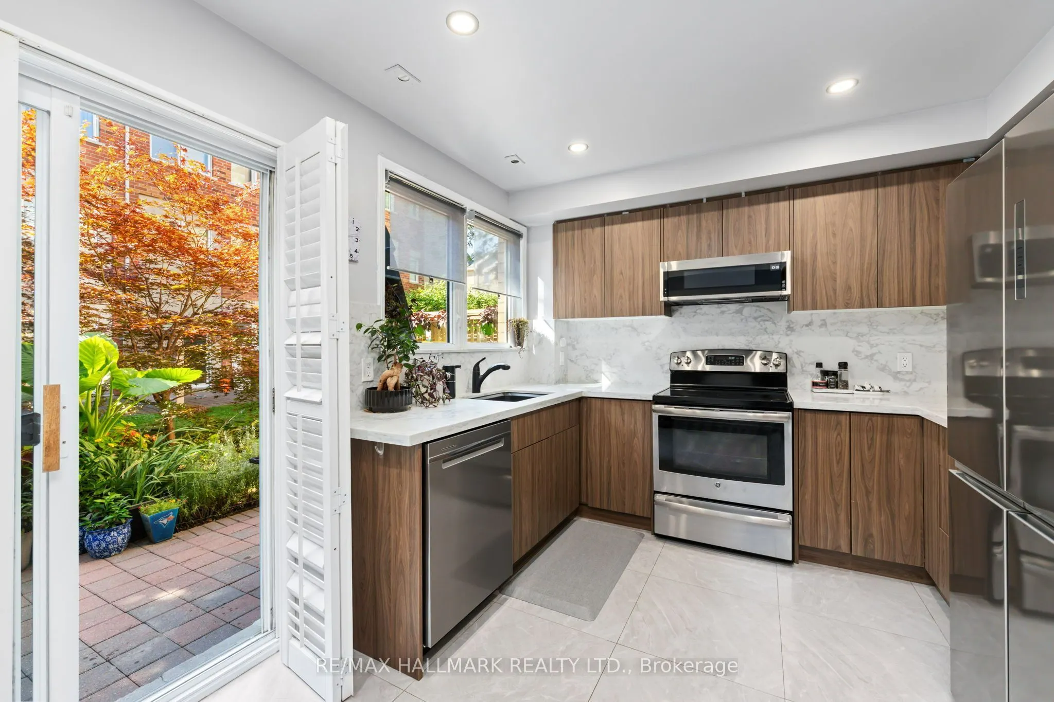 28 Rosebank Drive #1505