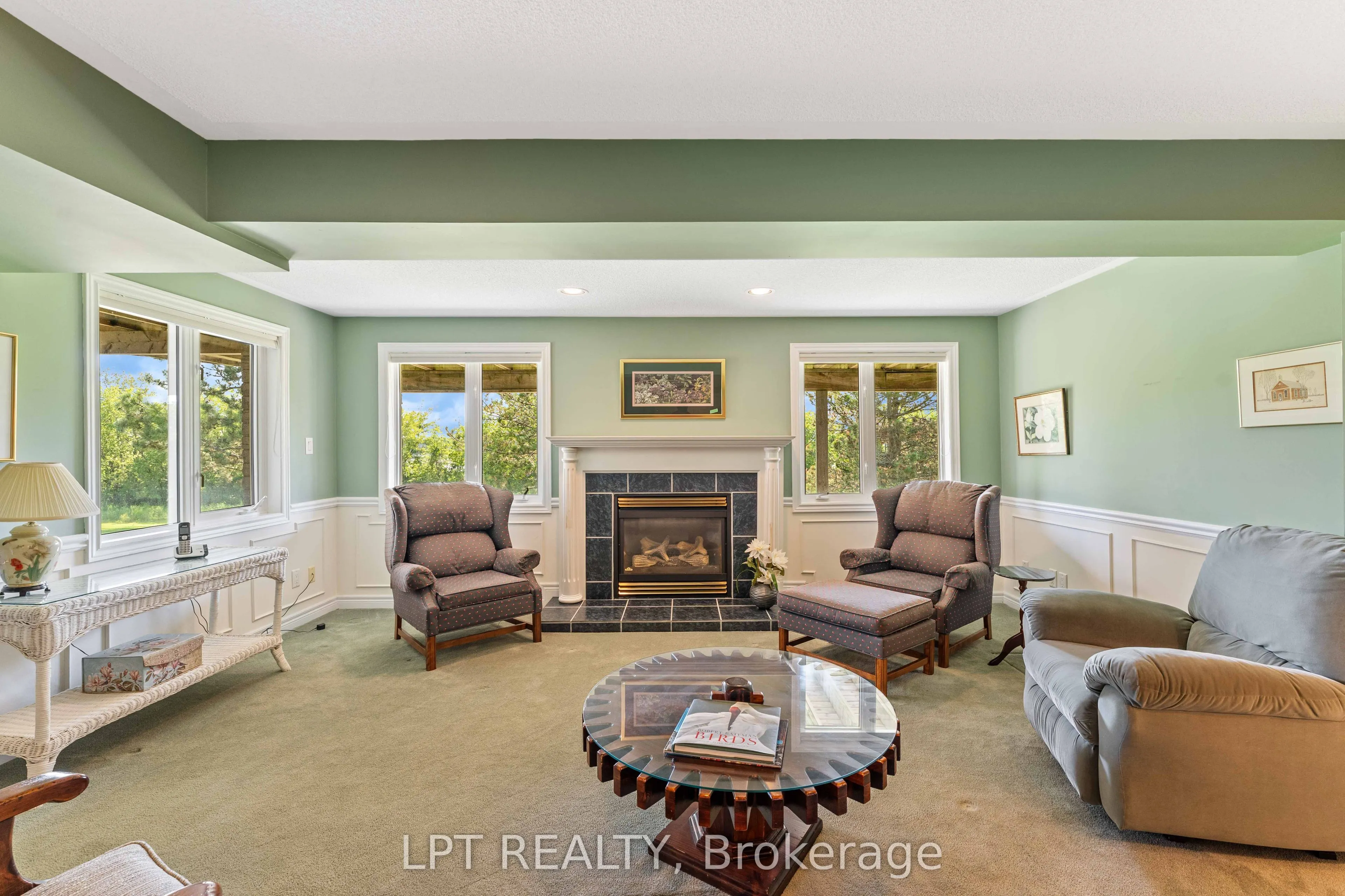 219 Waterbury Crescent