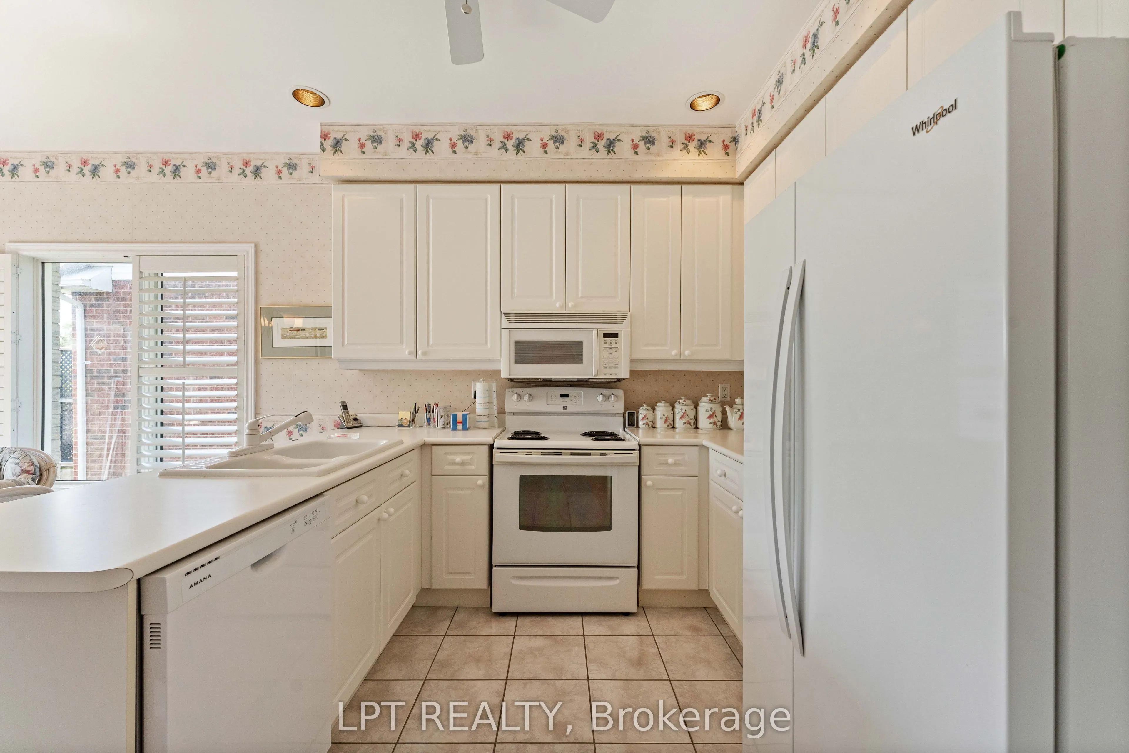 219 Waterbury Crescent
