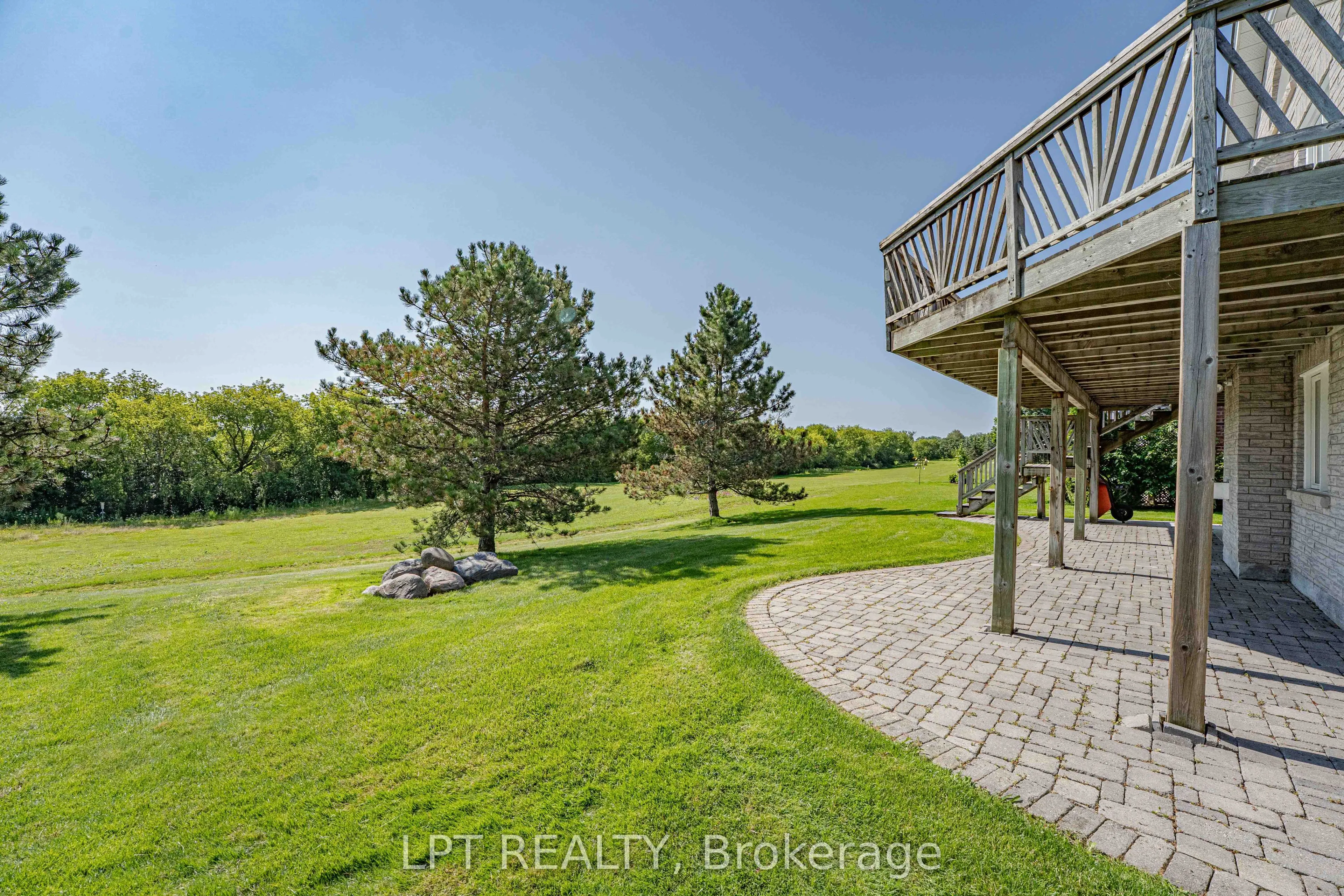 219 Waterbury Crescent