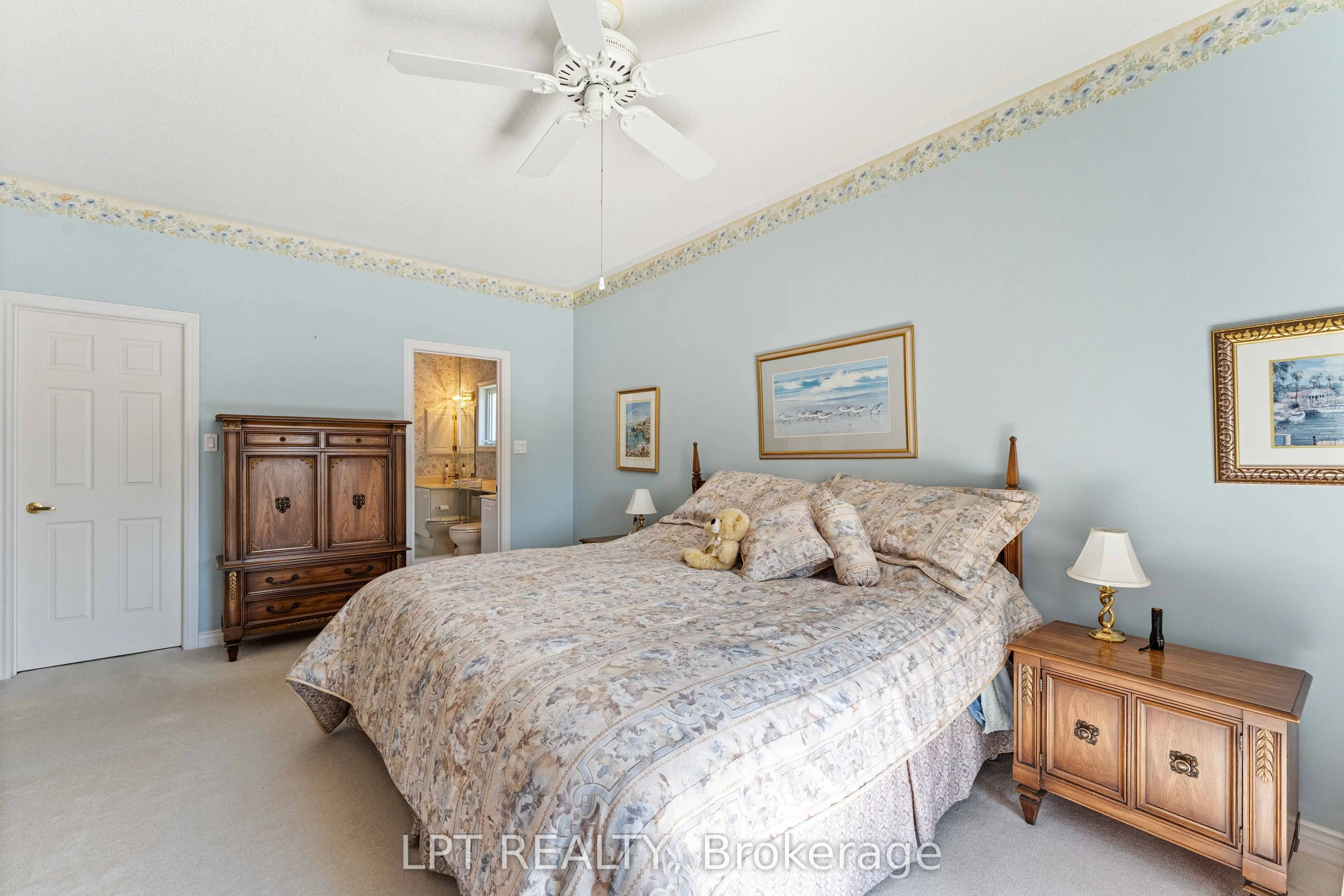 219 Waterbury Crescent