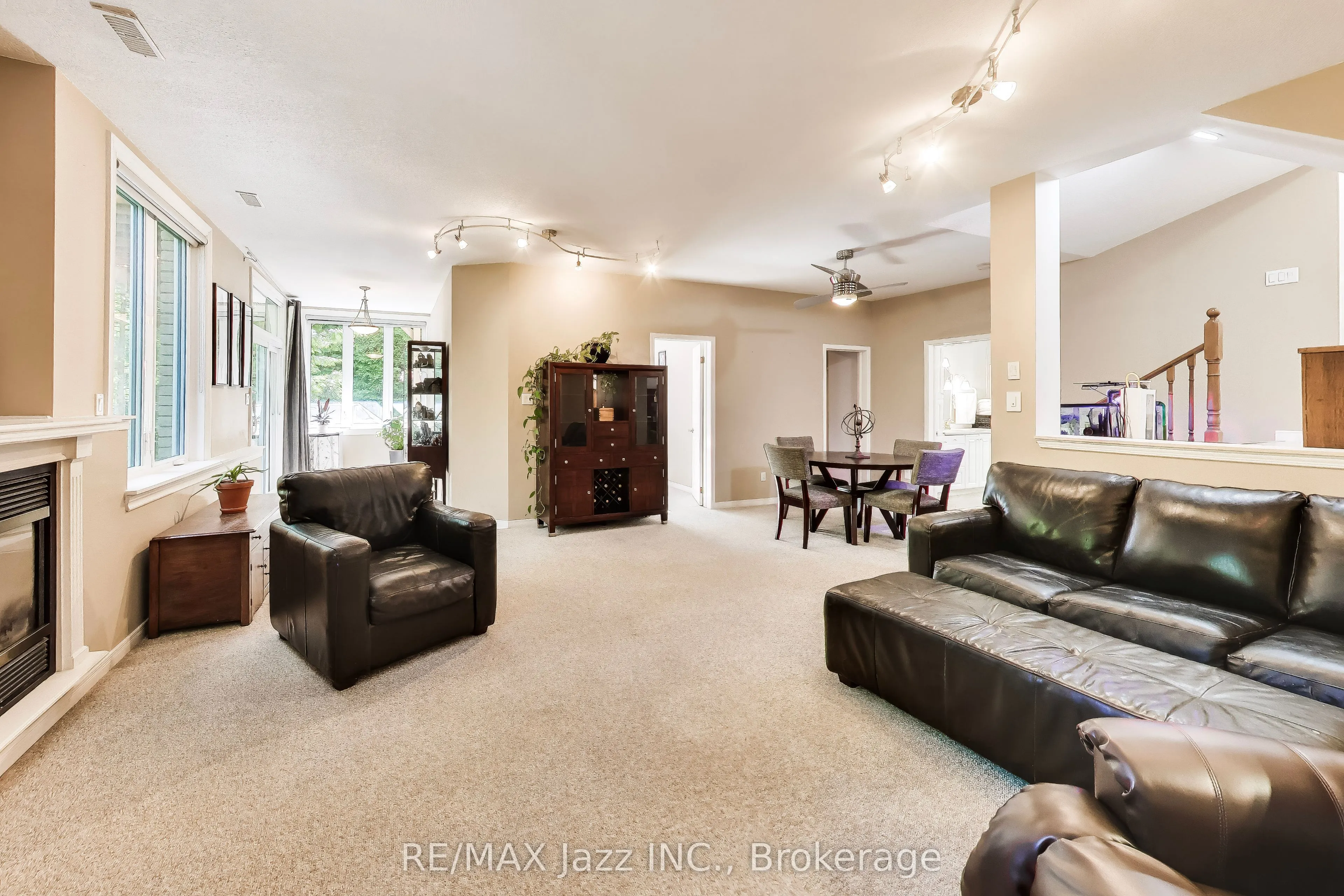 45 Windsor Valley Place