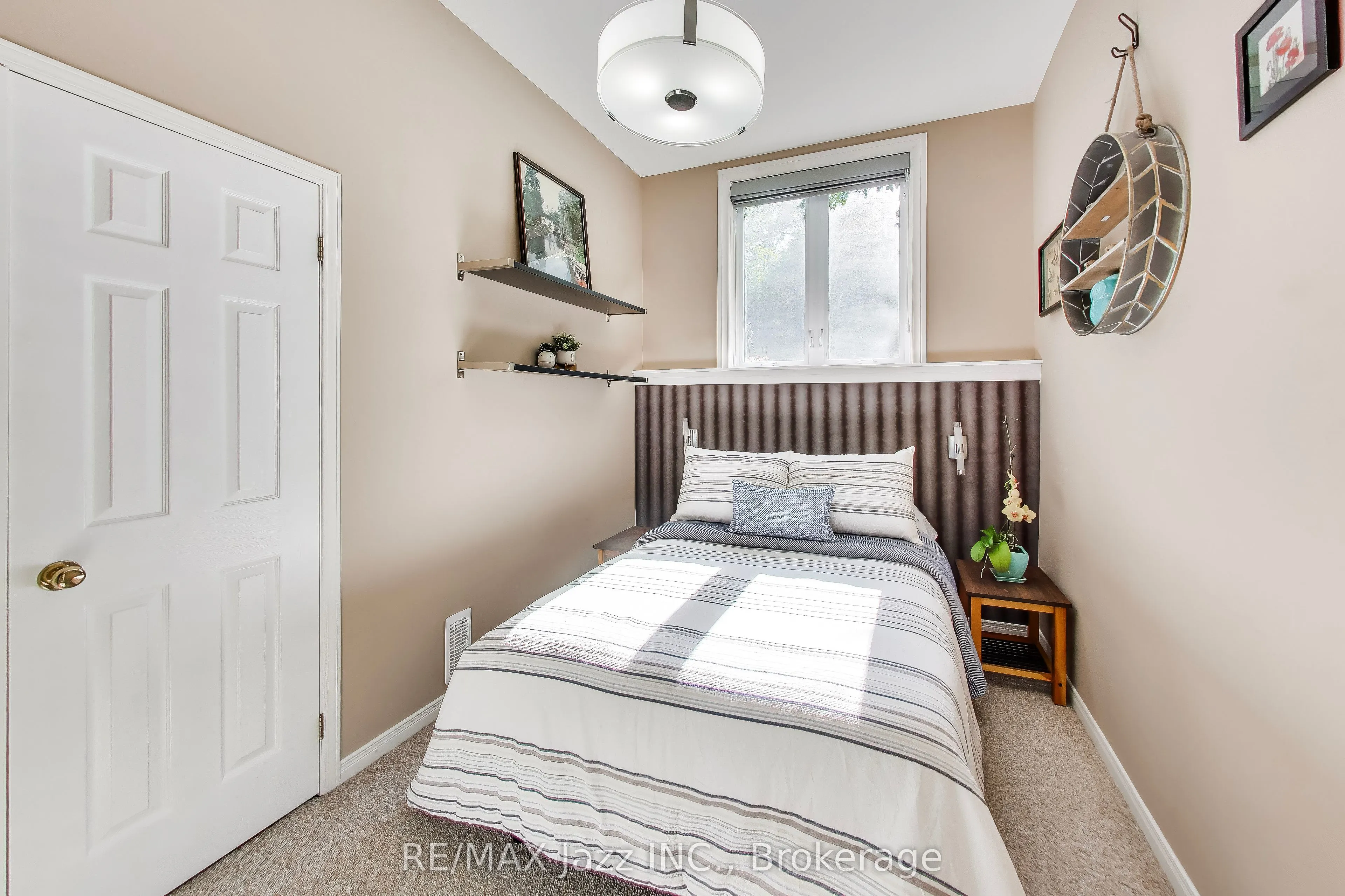 45 Windsor Valley Place