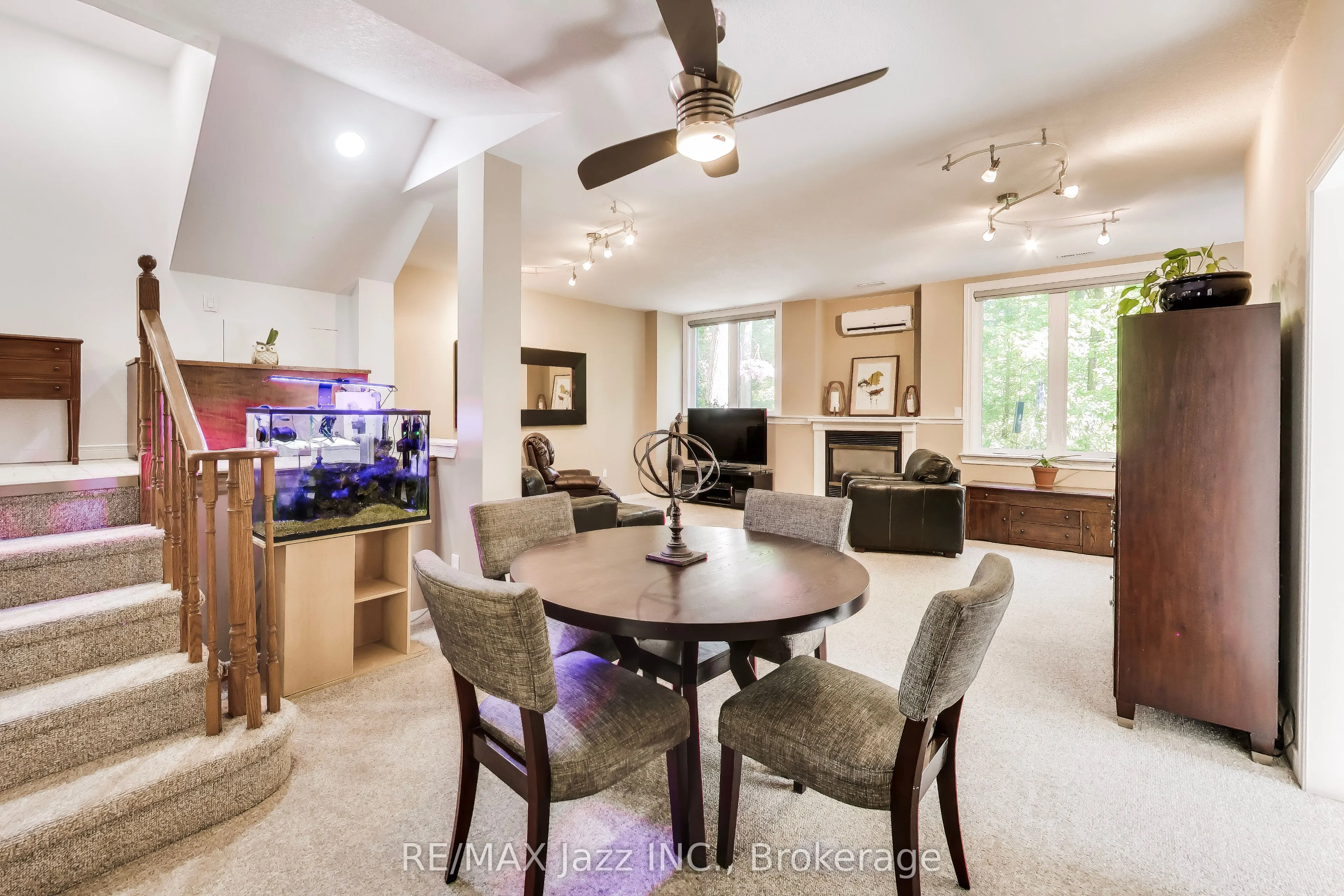 45 Windsor Valley Place