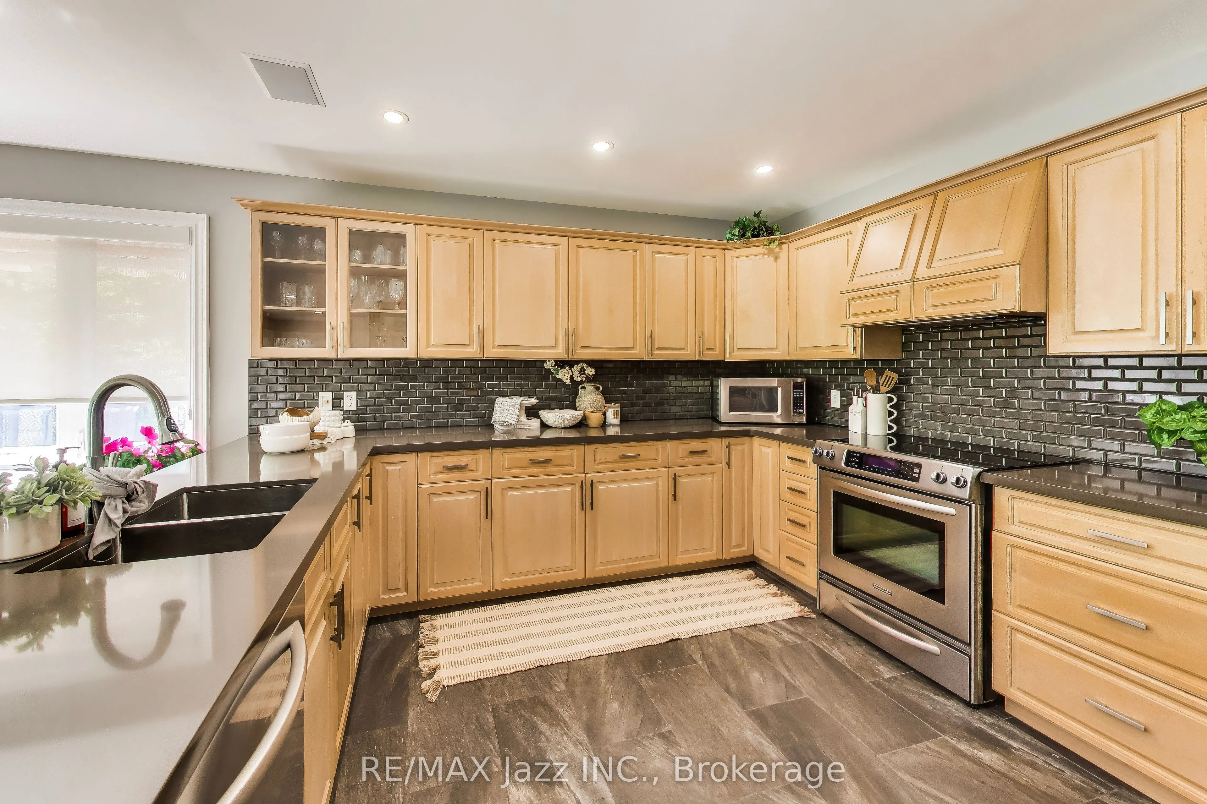 45 Windsor Valley Place