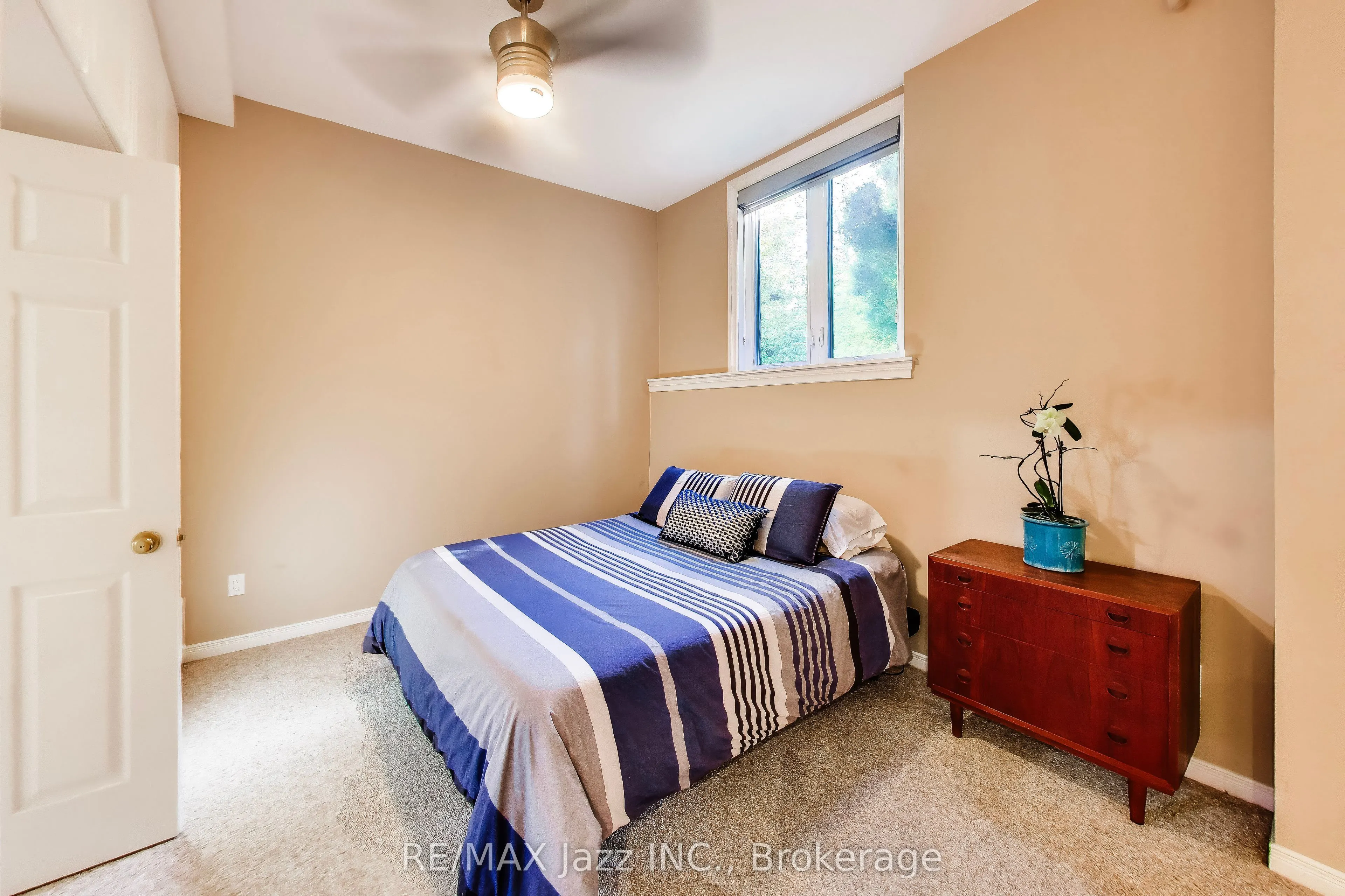 45 Windsor Valley Place
