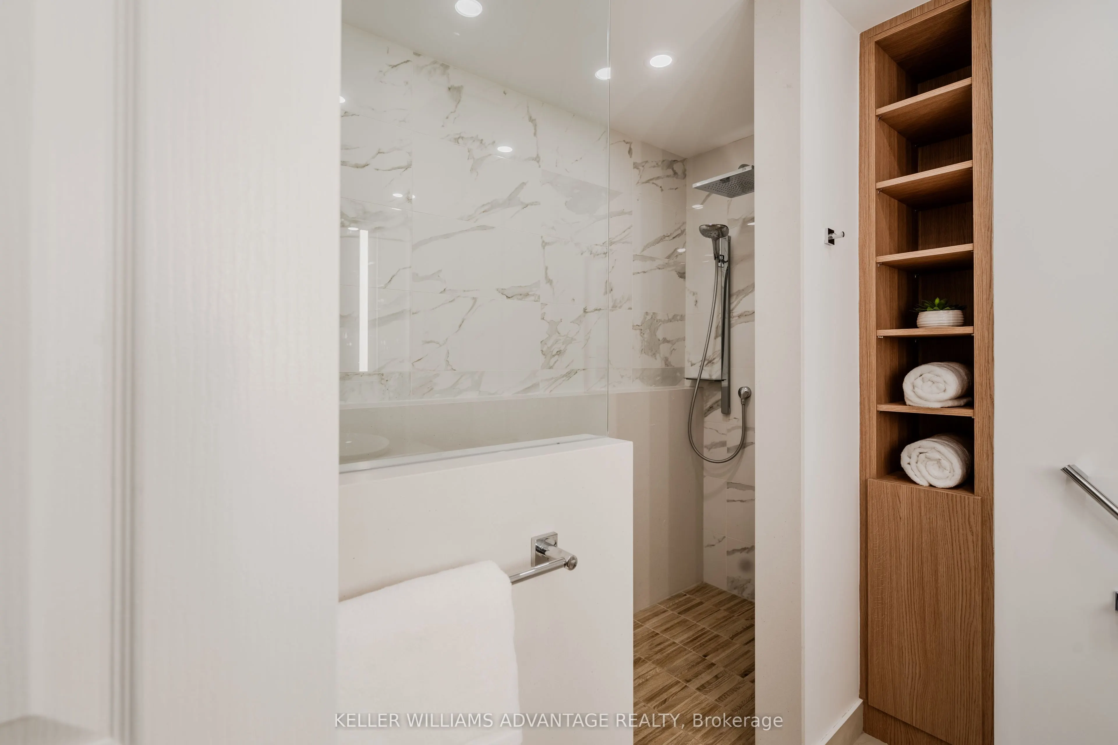 9 Boardwalk Drive #321