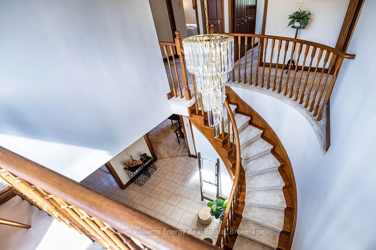 75 Waverly Street N