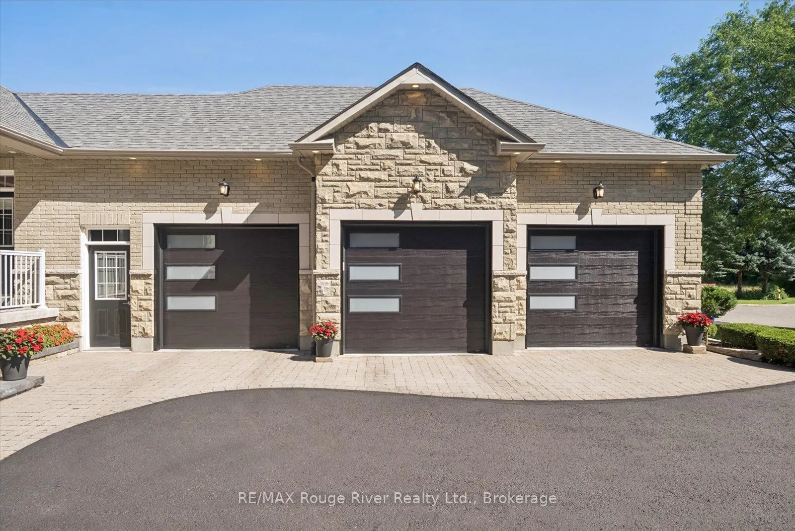 26 Hanover Court