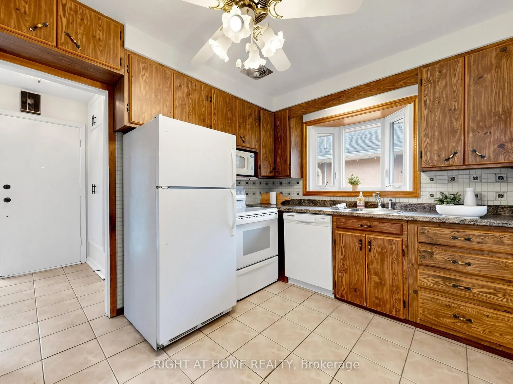 36 Joanna Drive E