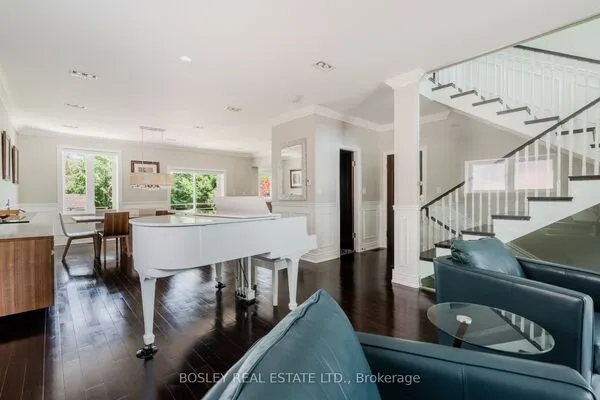 1599 Woodbine Heights Boulevard