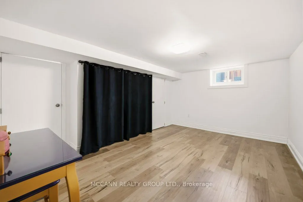 124 Scarboro Crescent