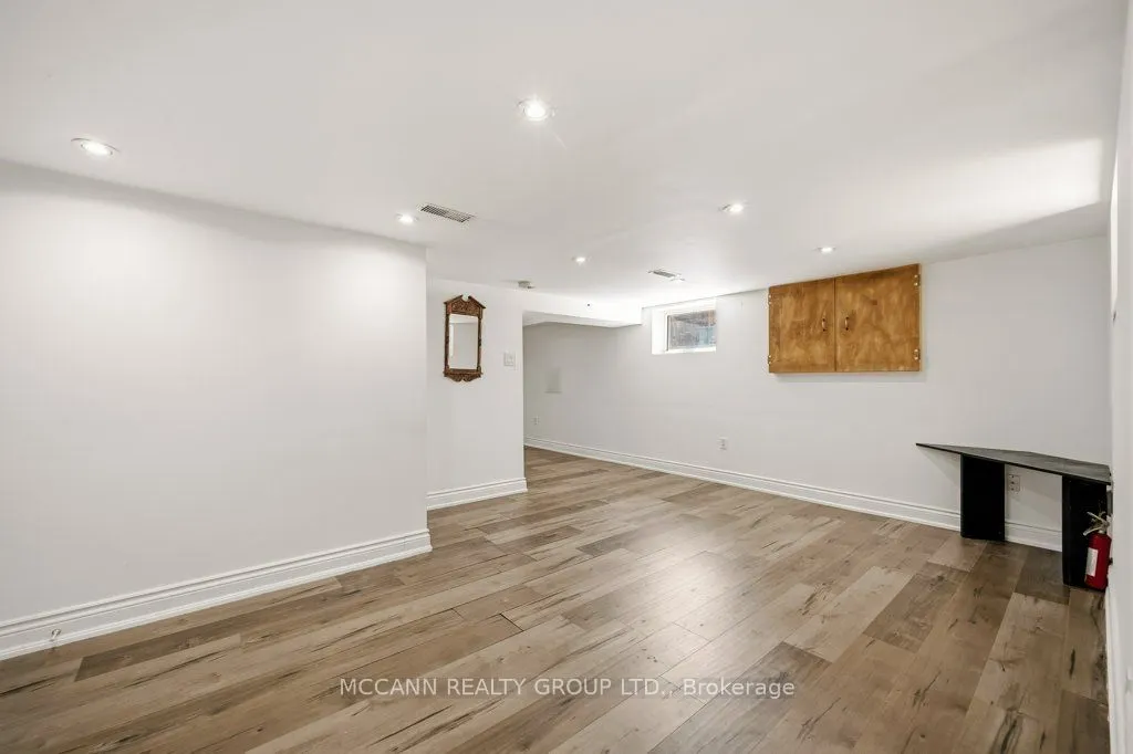 124 Scarboro Crescent