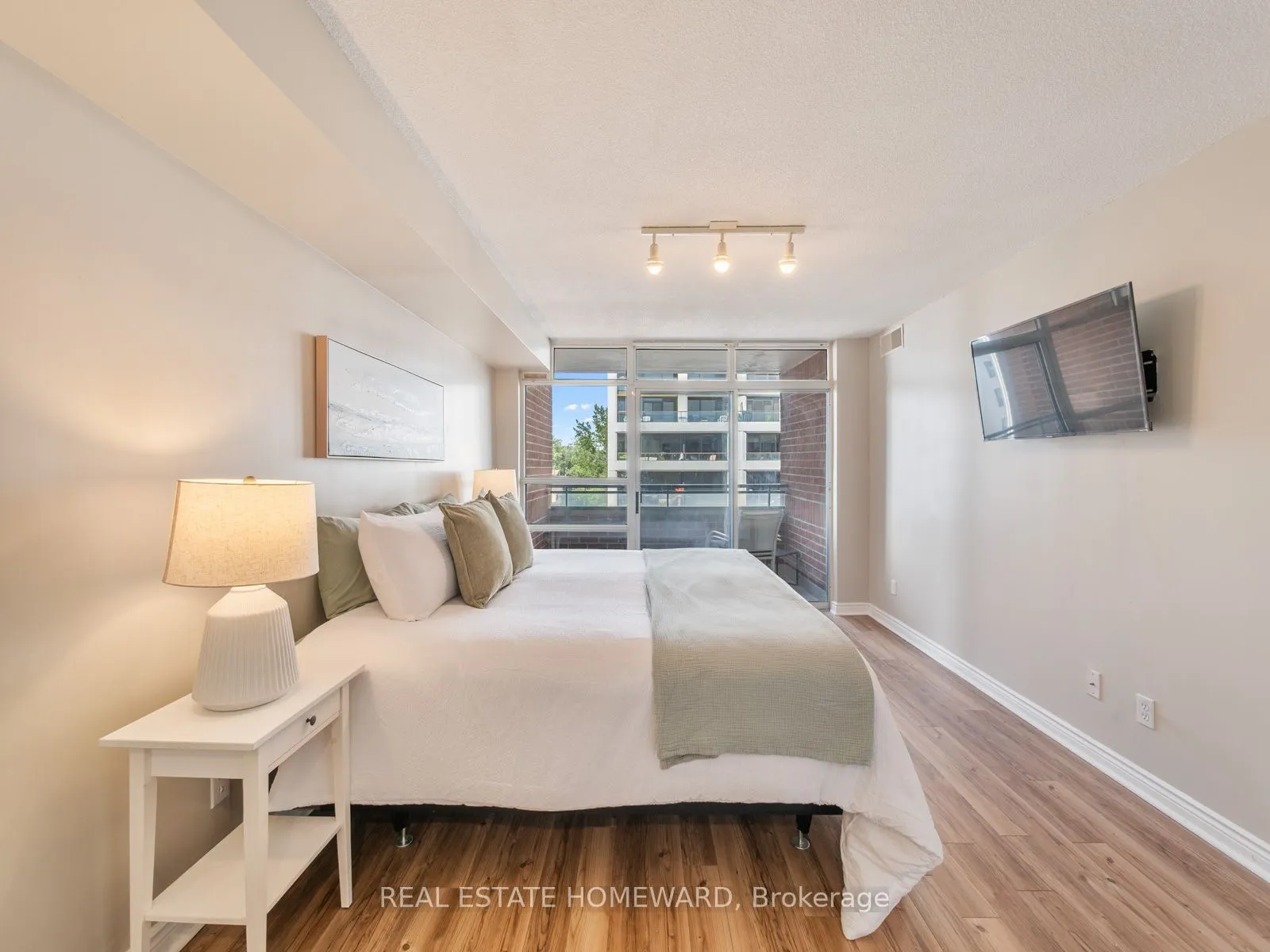 1091 Kingston Road #624