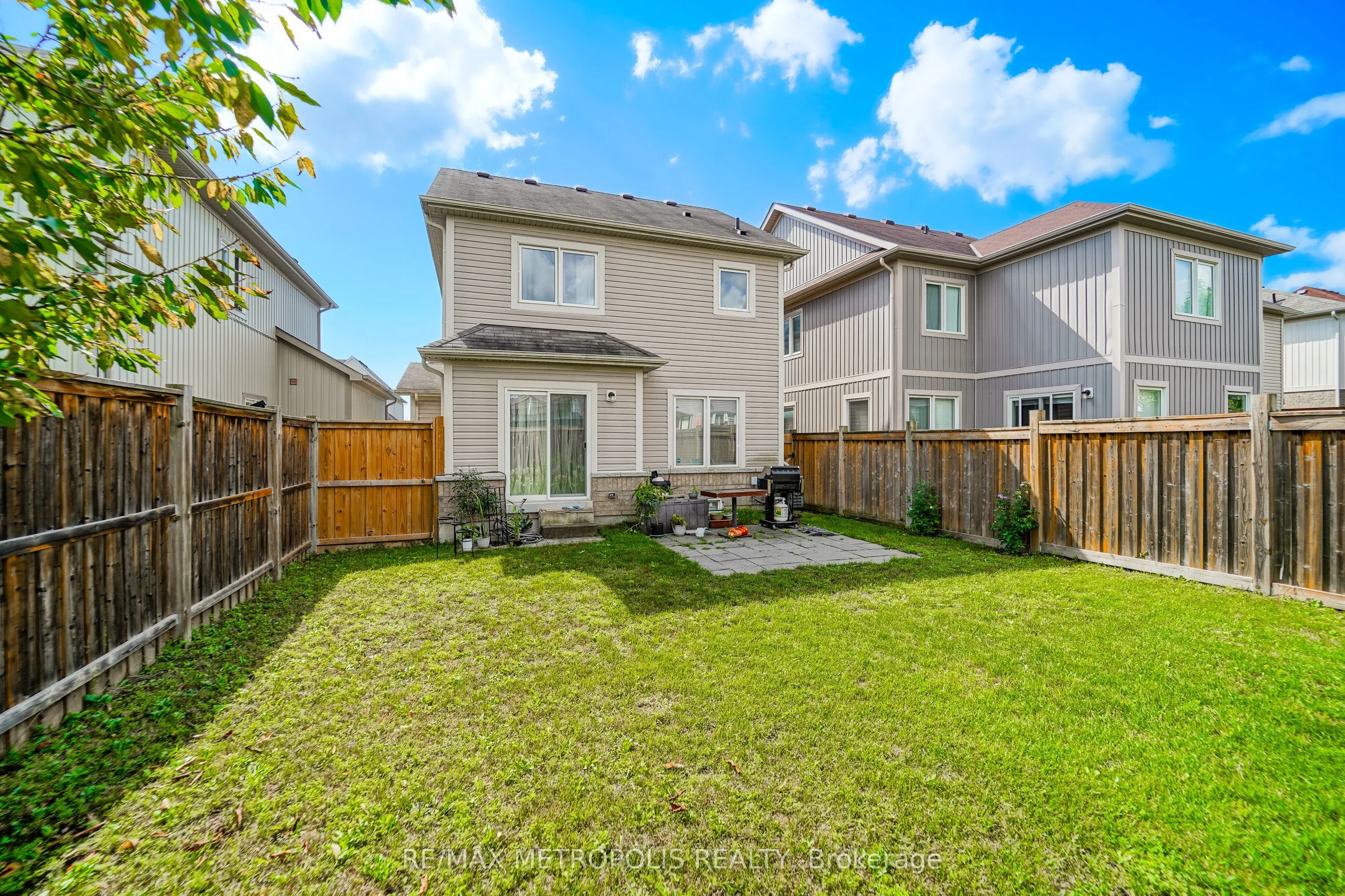 14 Richard Davies Crescent