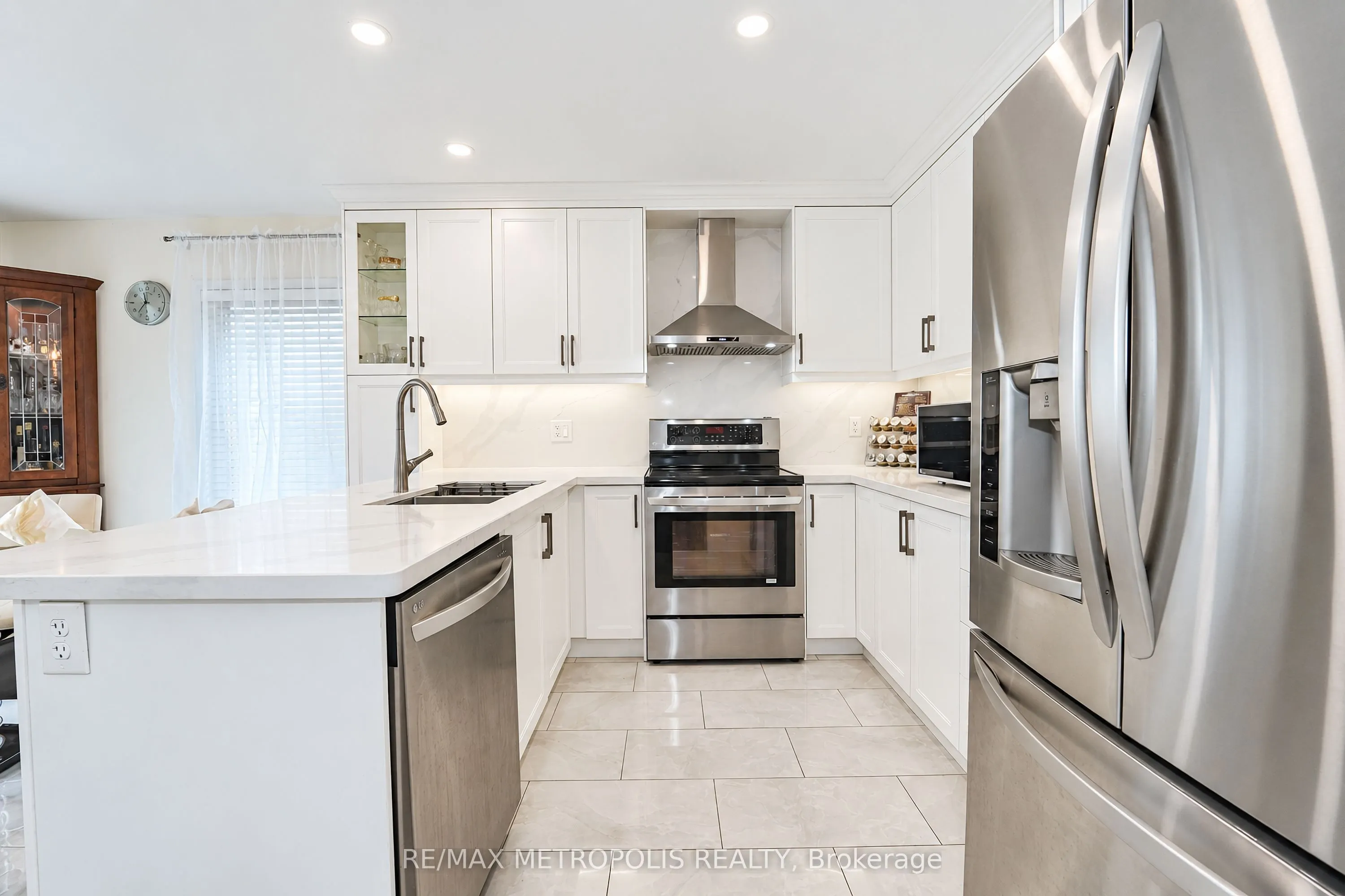 14 Richard Davies Crescent