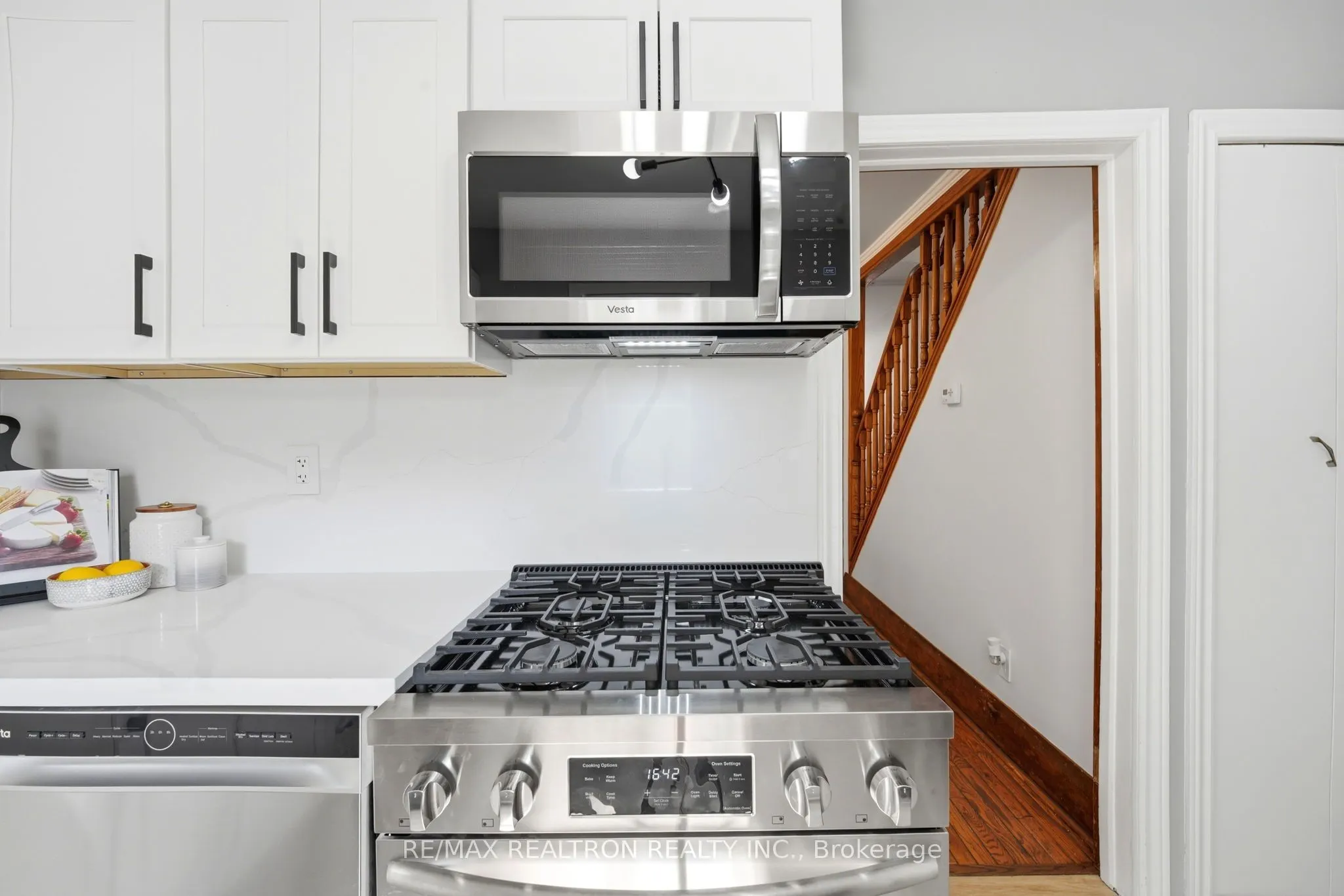 1056 Woodbine Avenue W