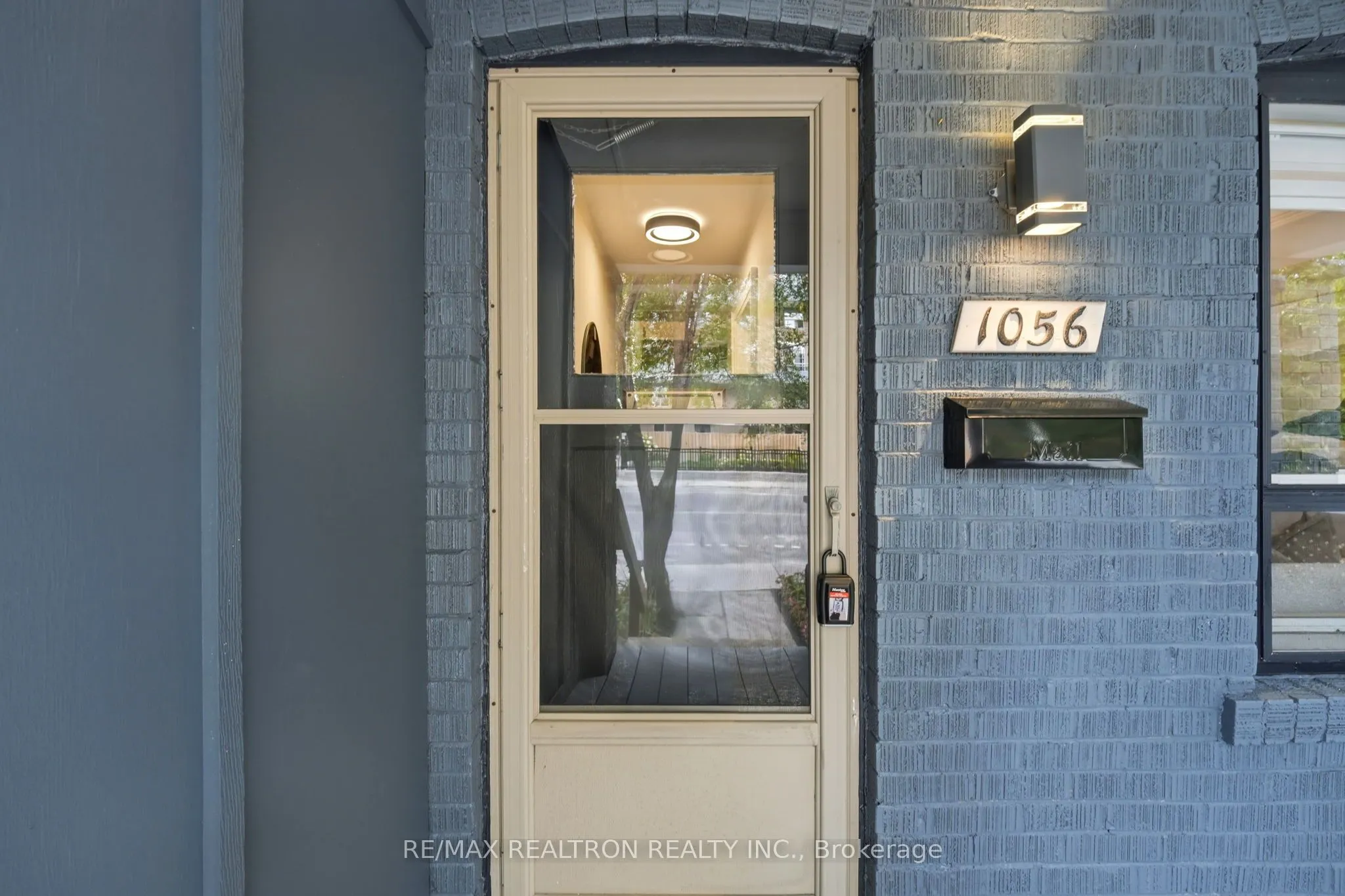 1056 Woodbine Avenue W