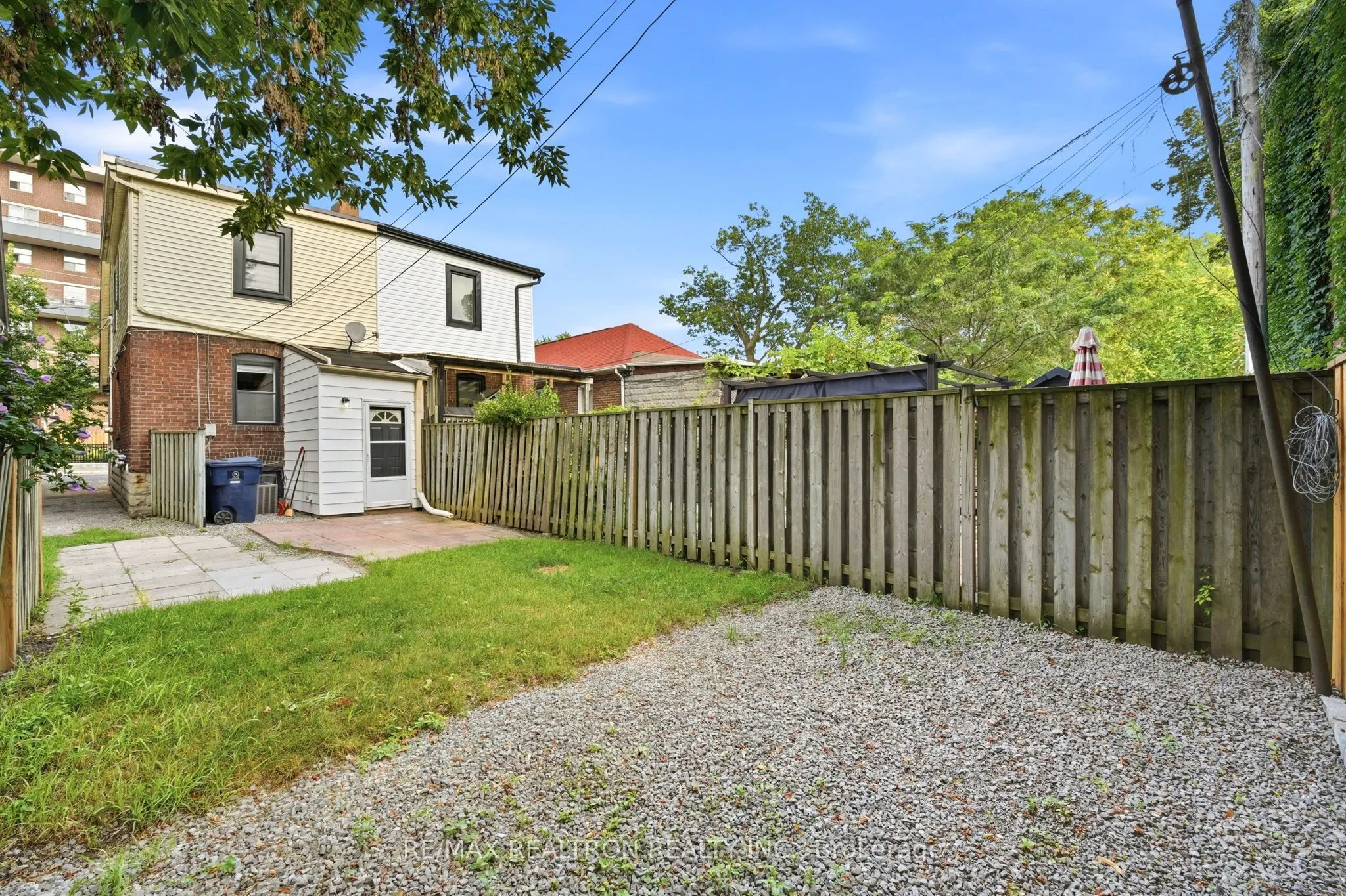 1056 Woodbine Avenue W