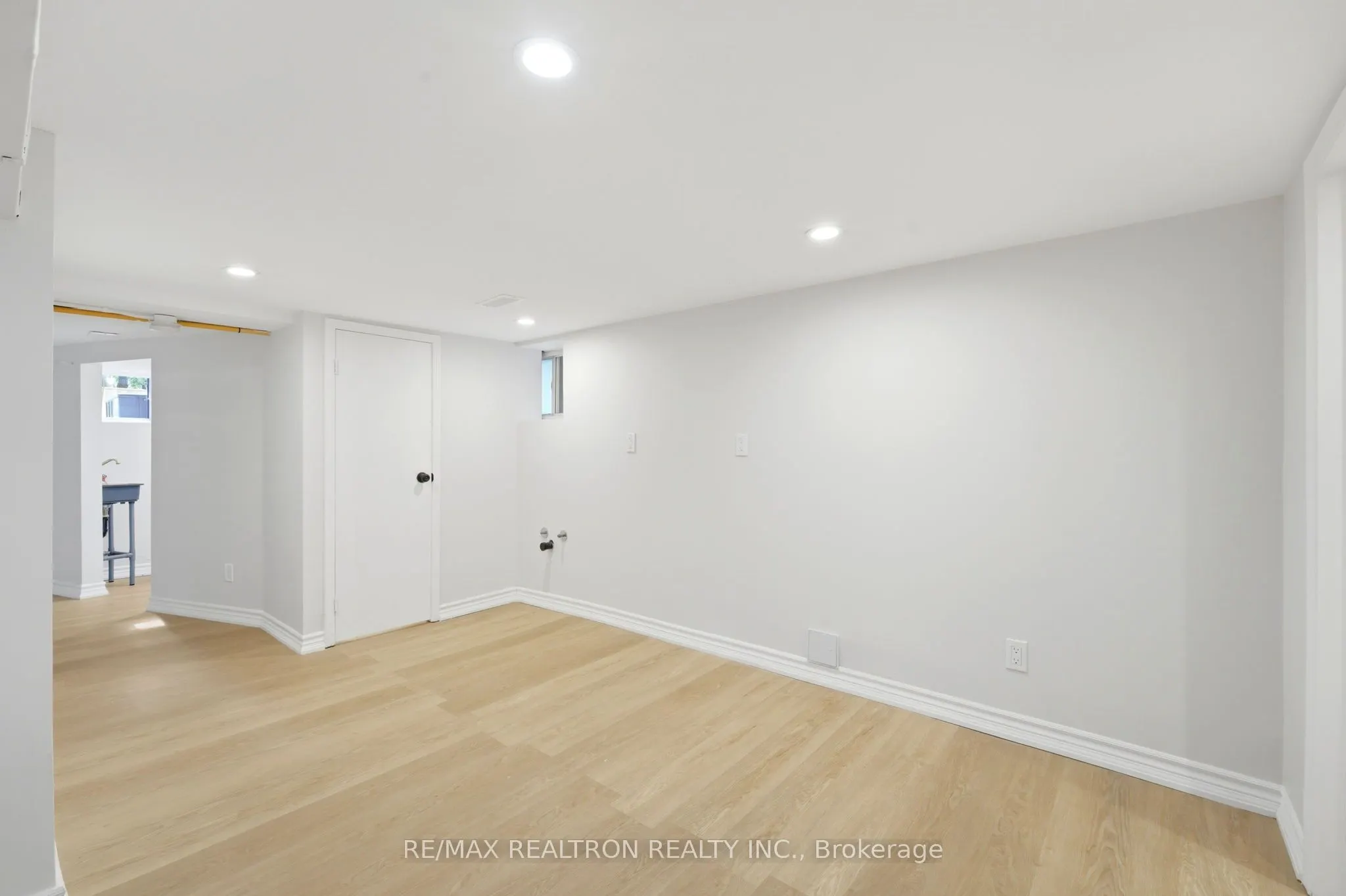 1056 Woodbine Avenue W