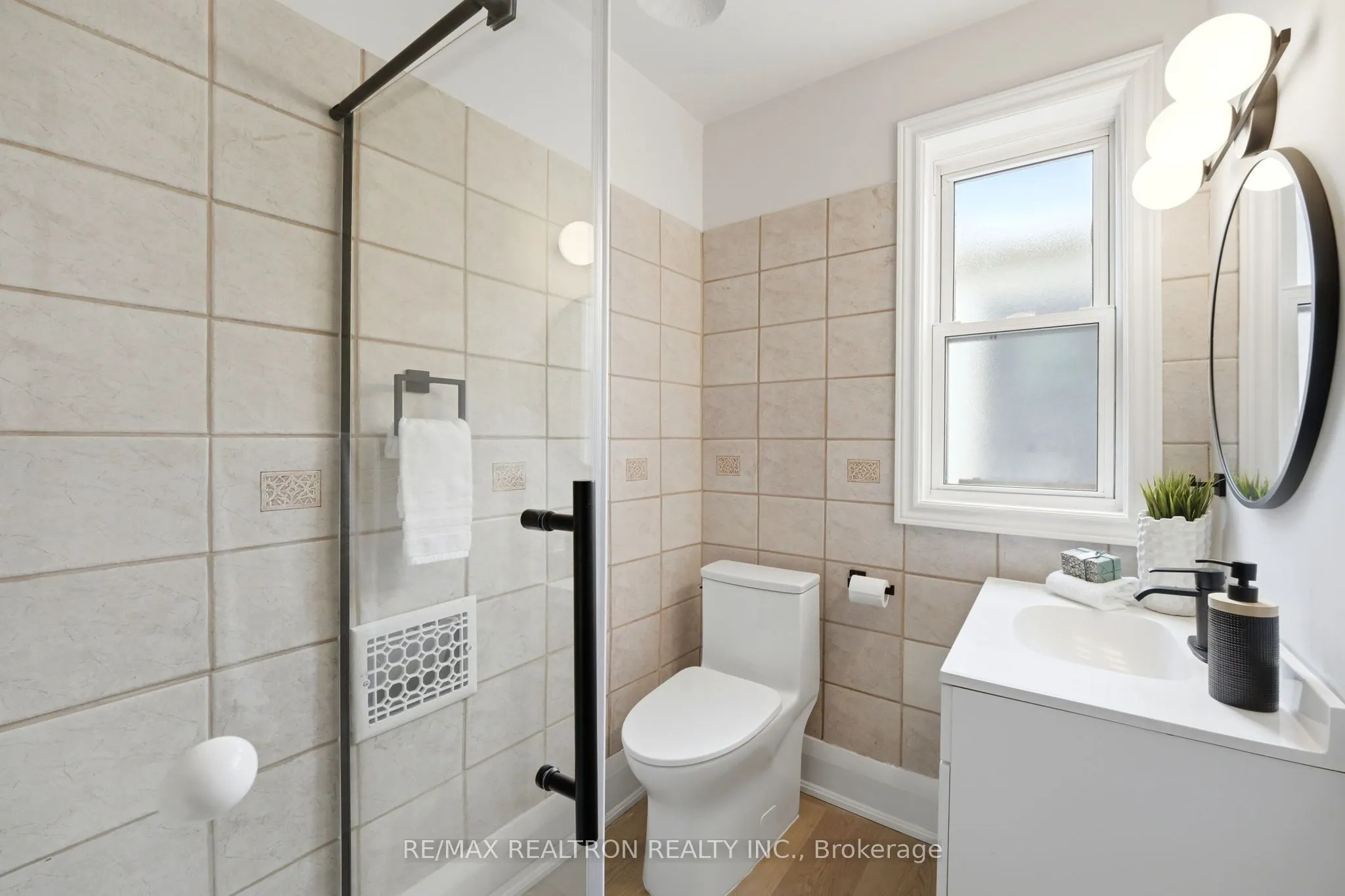 1056 Woodbine Avenue W
