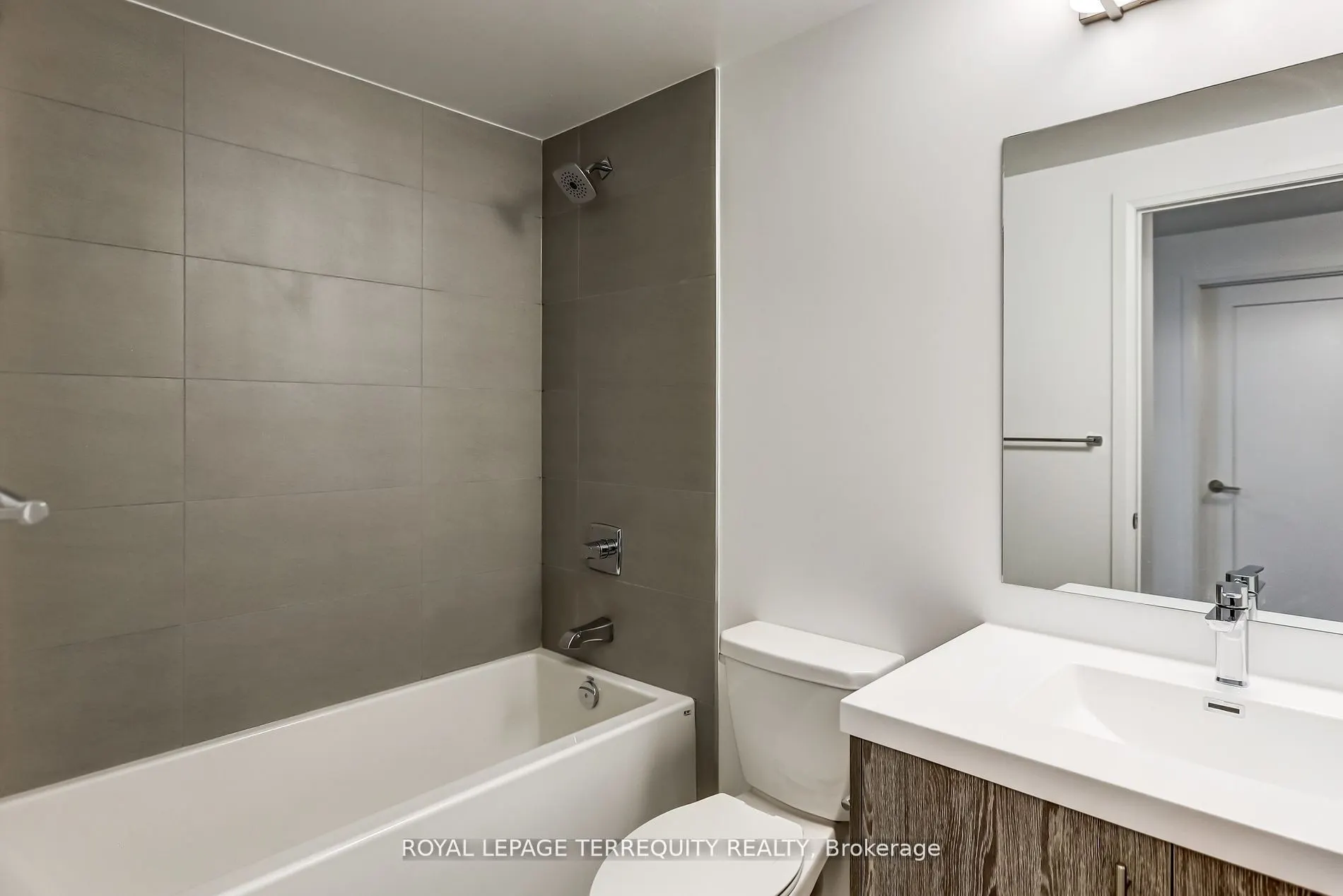 286 Main Street #1906