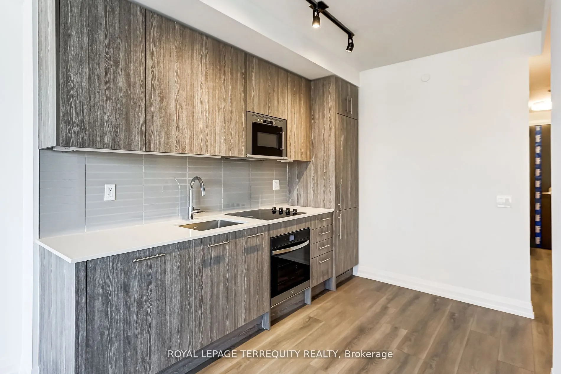 286 Main Street #1906
