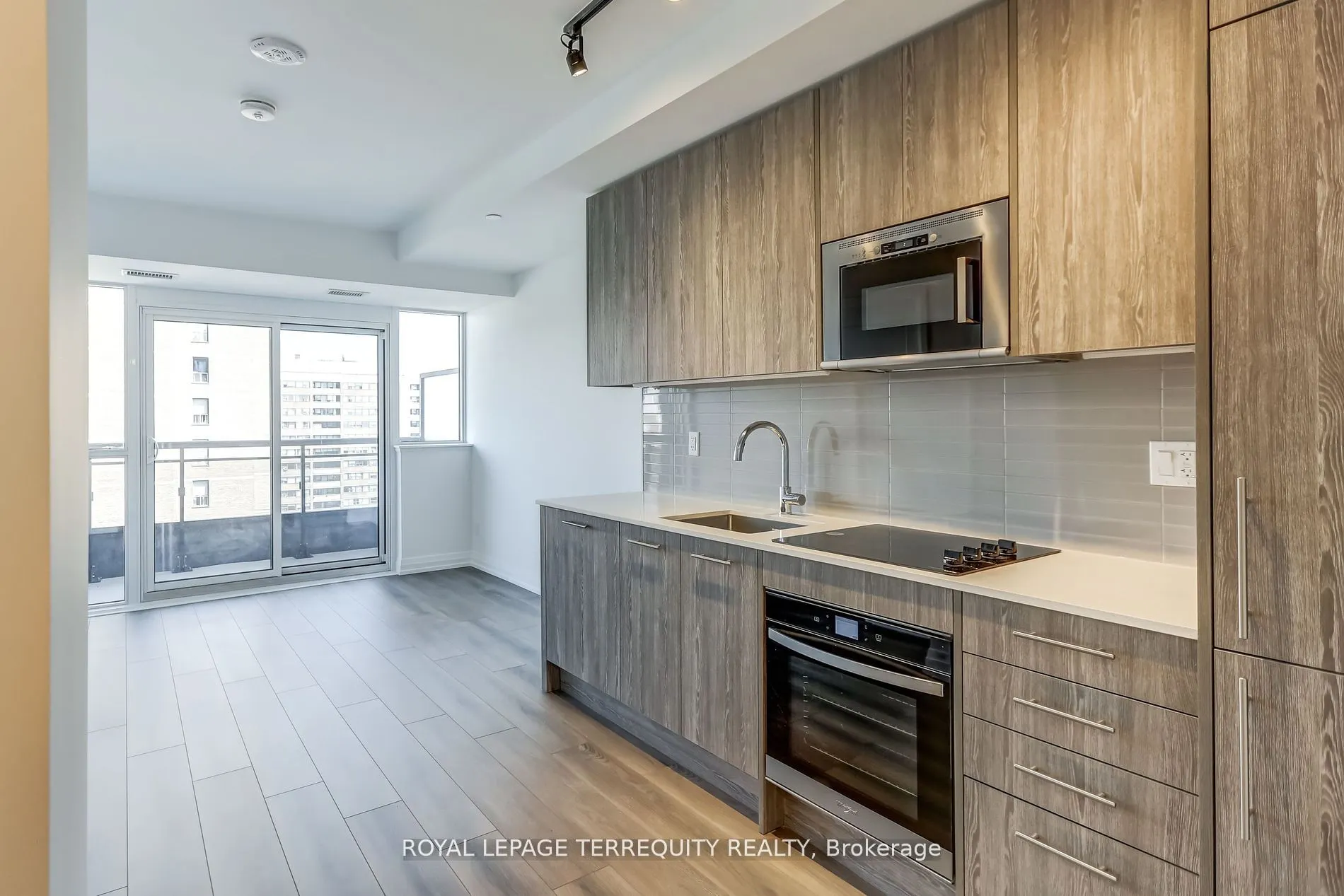 286 Main Street #1906