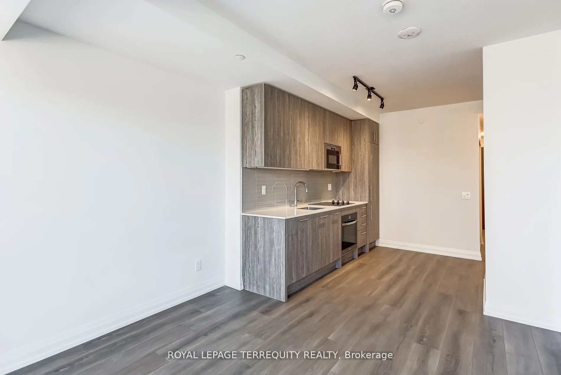 286 Main Street #1906