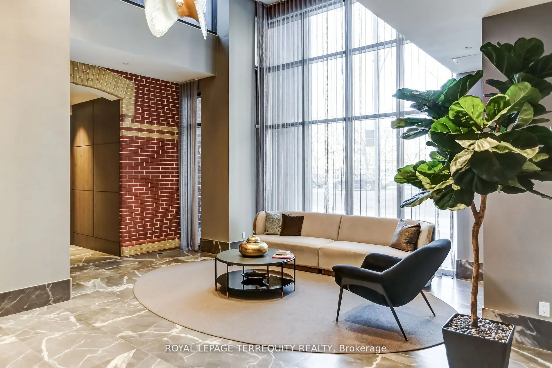 286 Main Street #1906