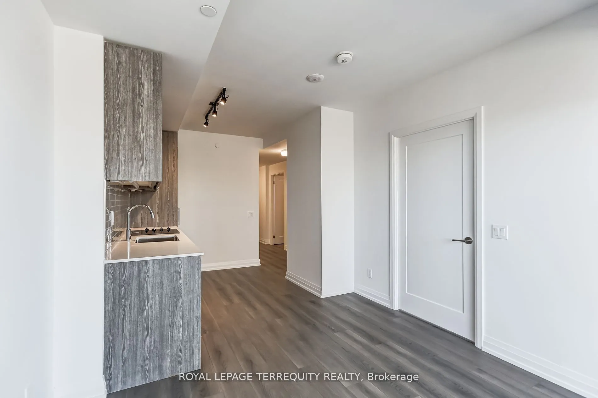 286 Main Street #1906