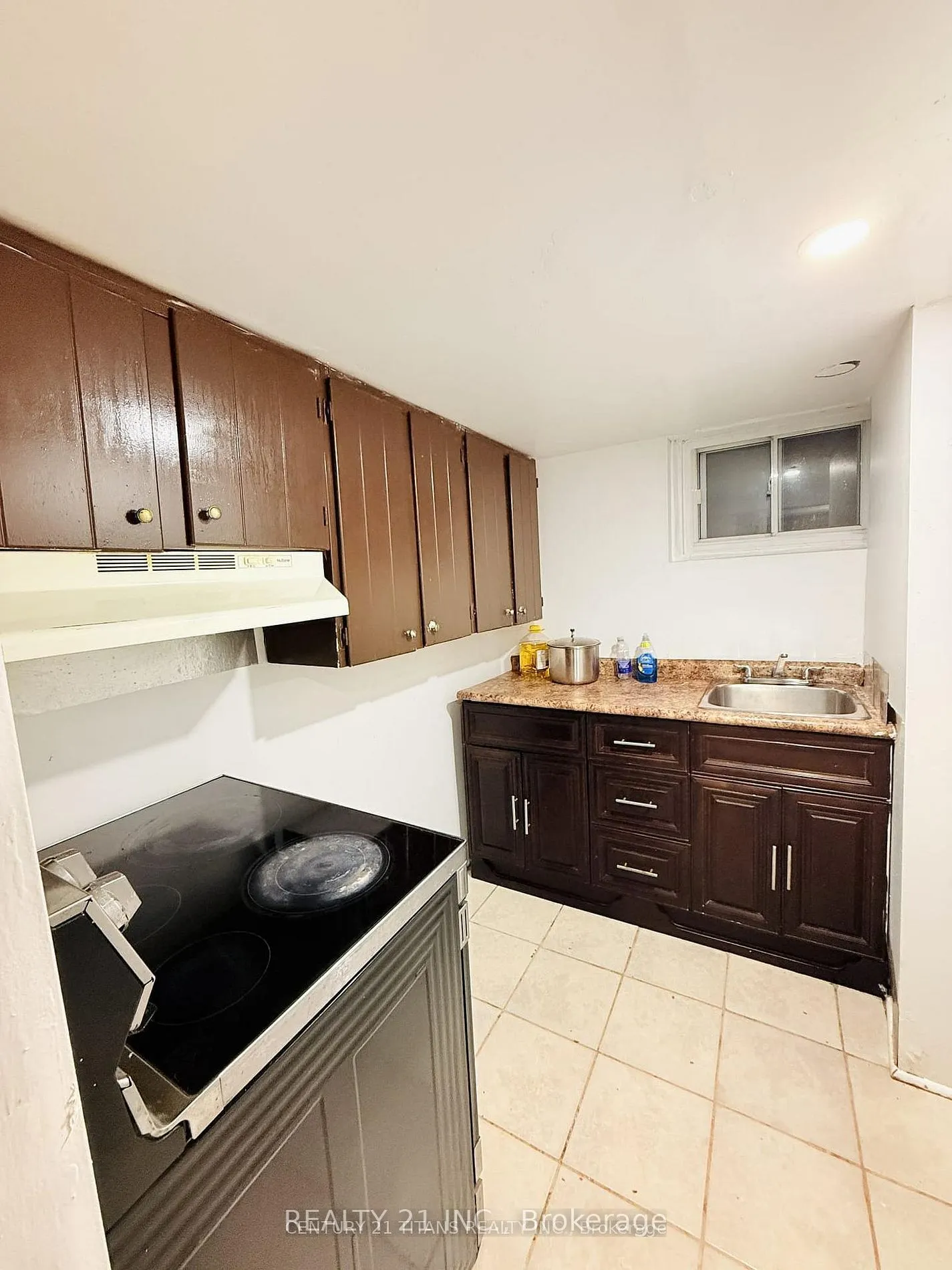 8 Mack Avenue
