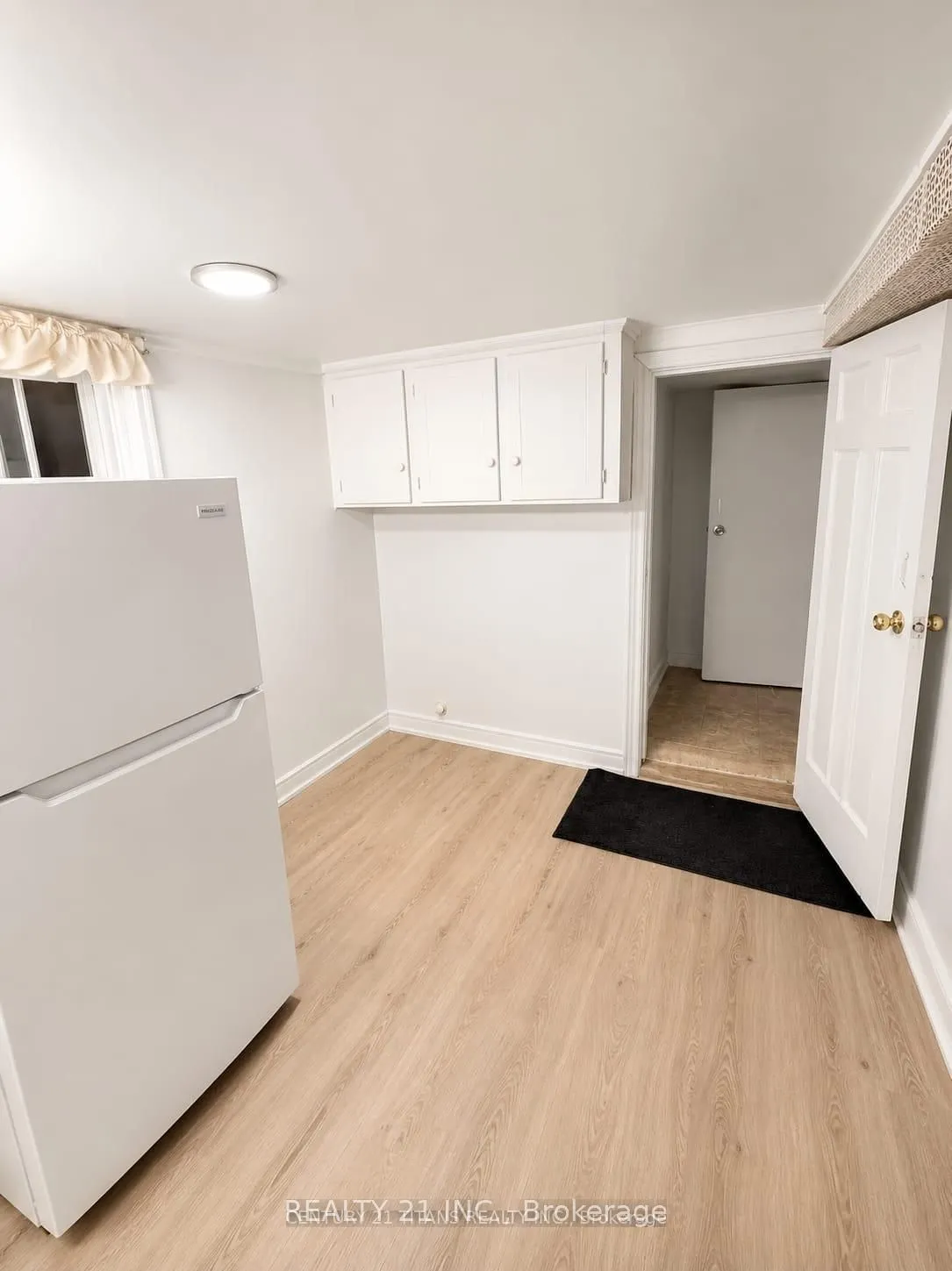 8 Mack Avenue