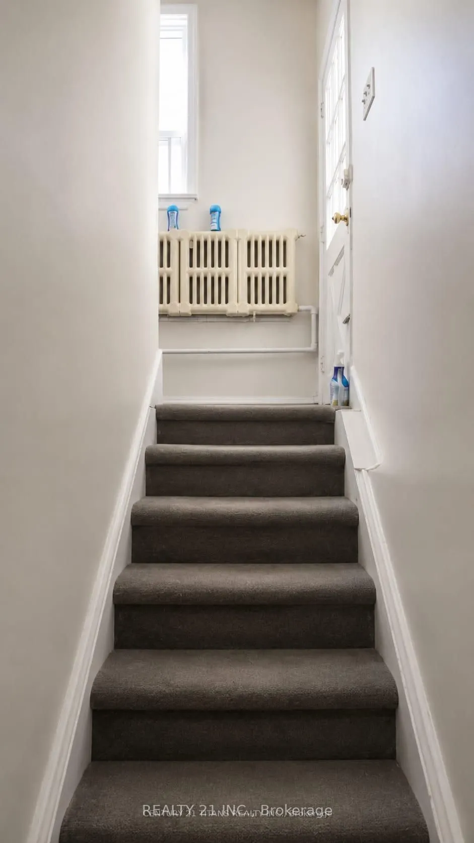 8 Mack Avenue