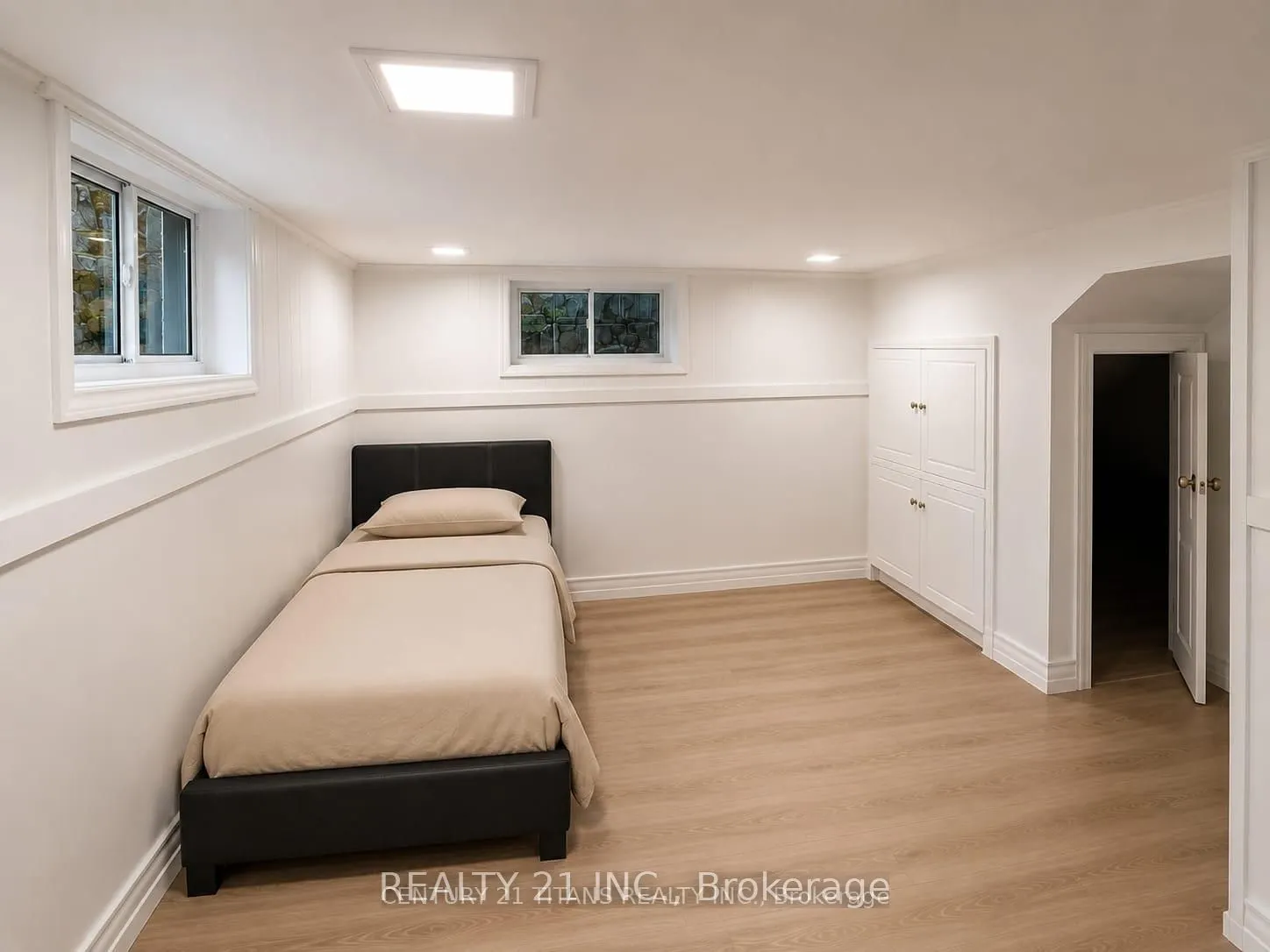 8 Mack Avenue