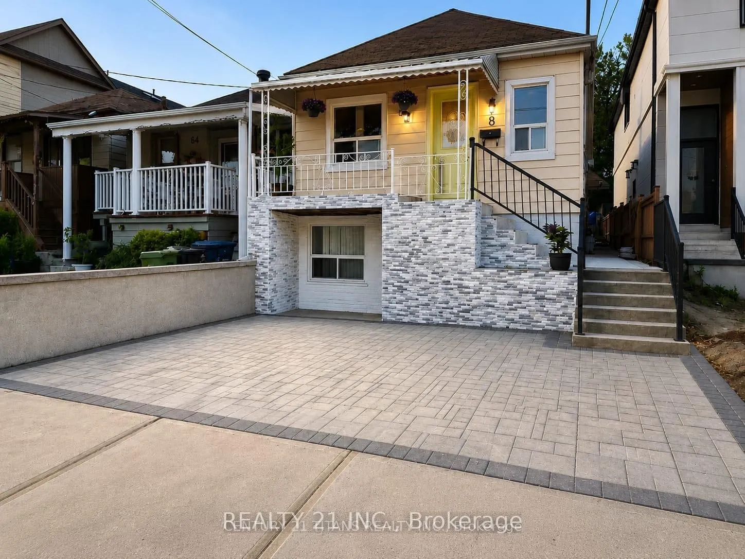 8 Mack Avenue