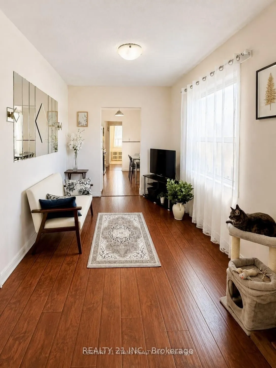 8 Mack Avenue