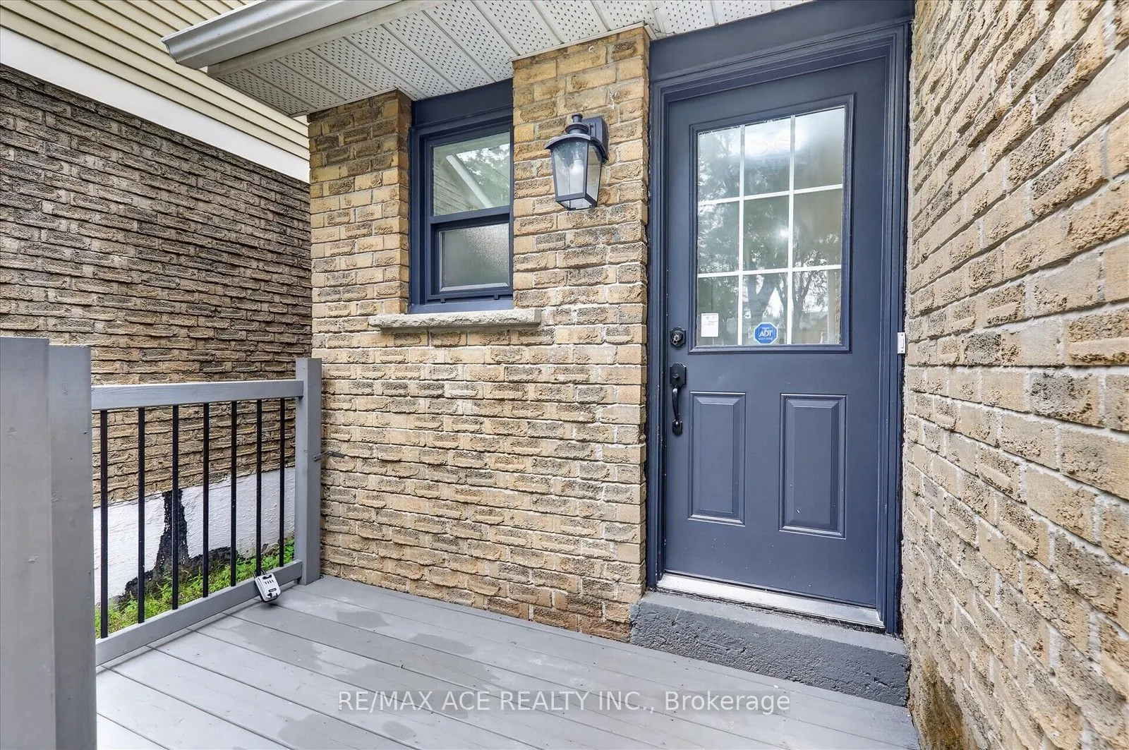 101 Greenfield Crescent