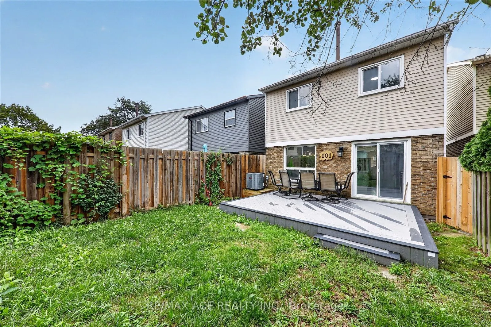 101 Greenfield Crescent